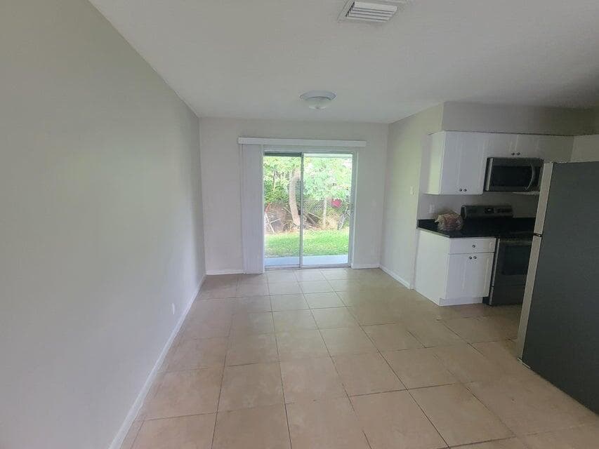 242 24th Boynton Beach FL 33435 — thumbnail 6 of 12