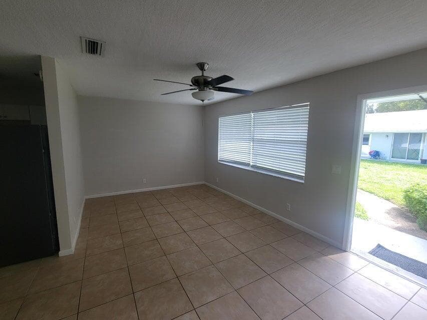 242 24th Boynton Beach FL 33435 — thumbnail 8 of 12