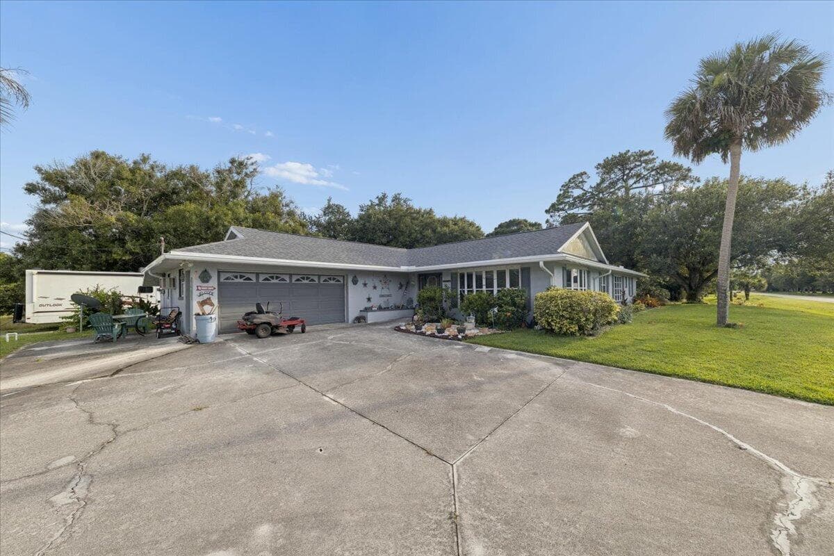 5803 Green Dolphin Fort Pierce FL 34951 — thumbnail 3 of 40