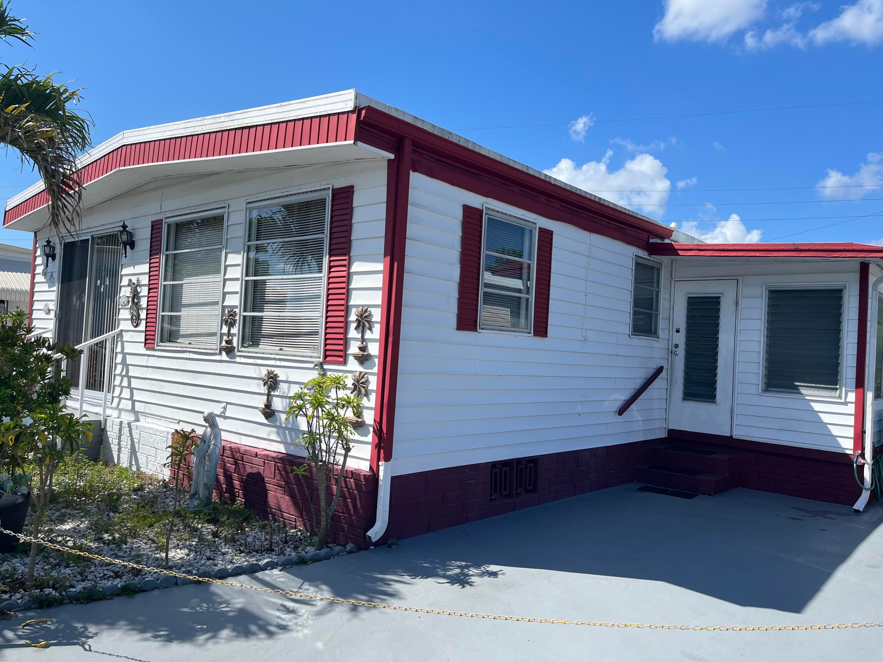 8708 16th Davie FL 33324 — thumbnail 3 of 11