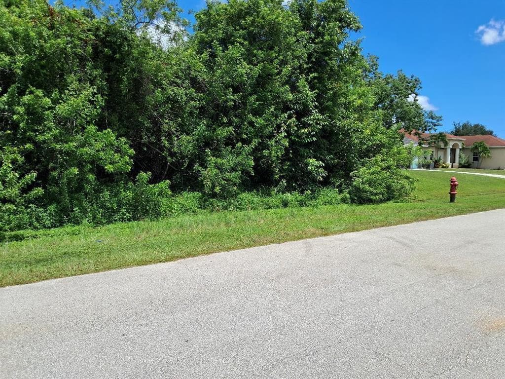 1081 Dartmouth Port St. Lucie FL 34953 — thumbnail 3 of 8