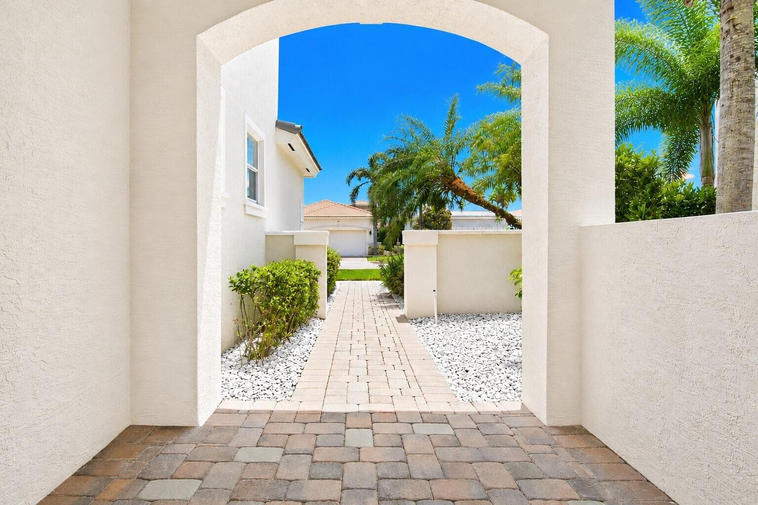 207 Isle Verde Palm Beach Gardens FL 33418 — thumbnail 3 of 63