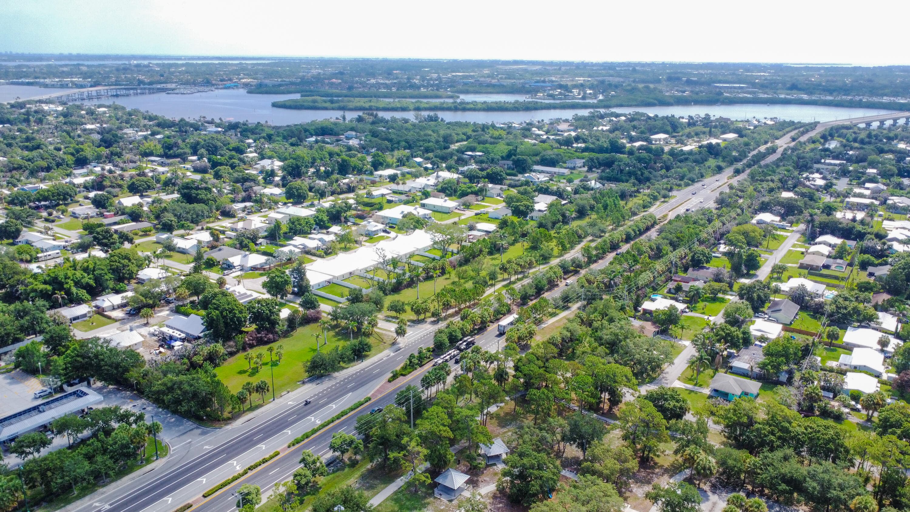 1006 34th Palm City FL 34990 — thumbnail 38 of 43