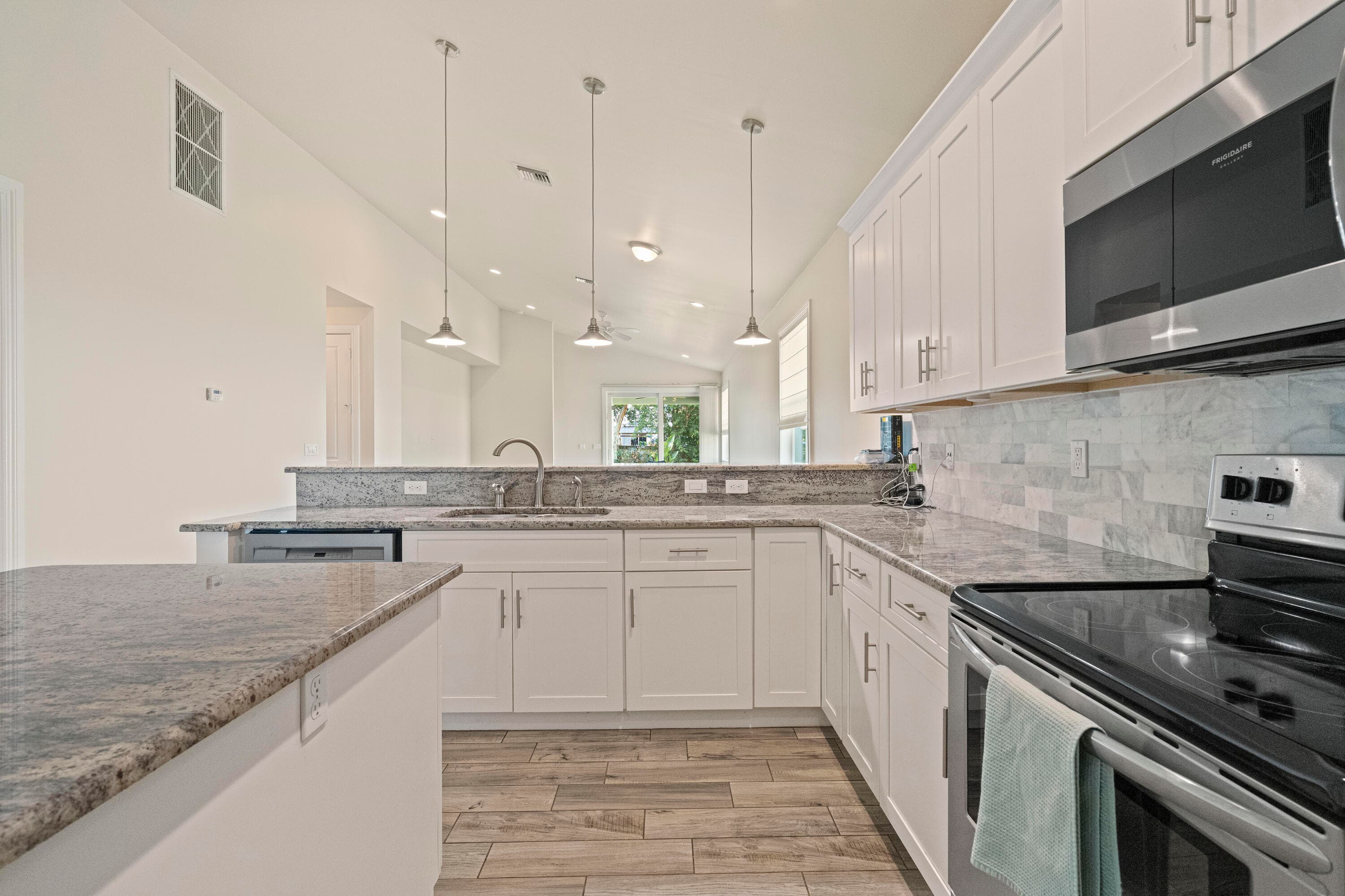 1006 34th Palm City FL 34990 — thumbnail 8 of 43