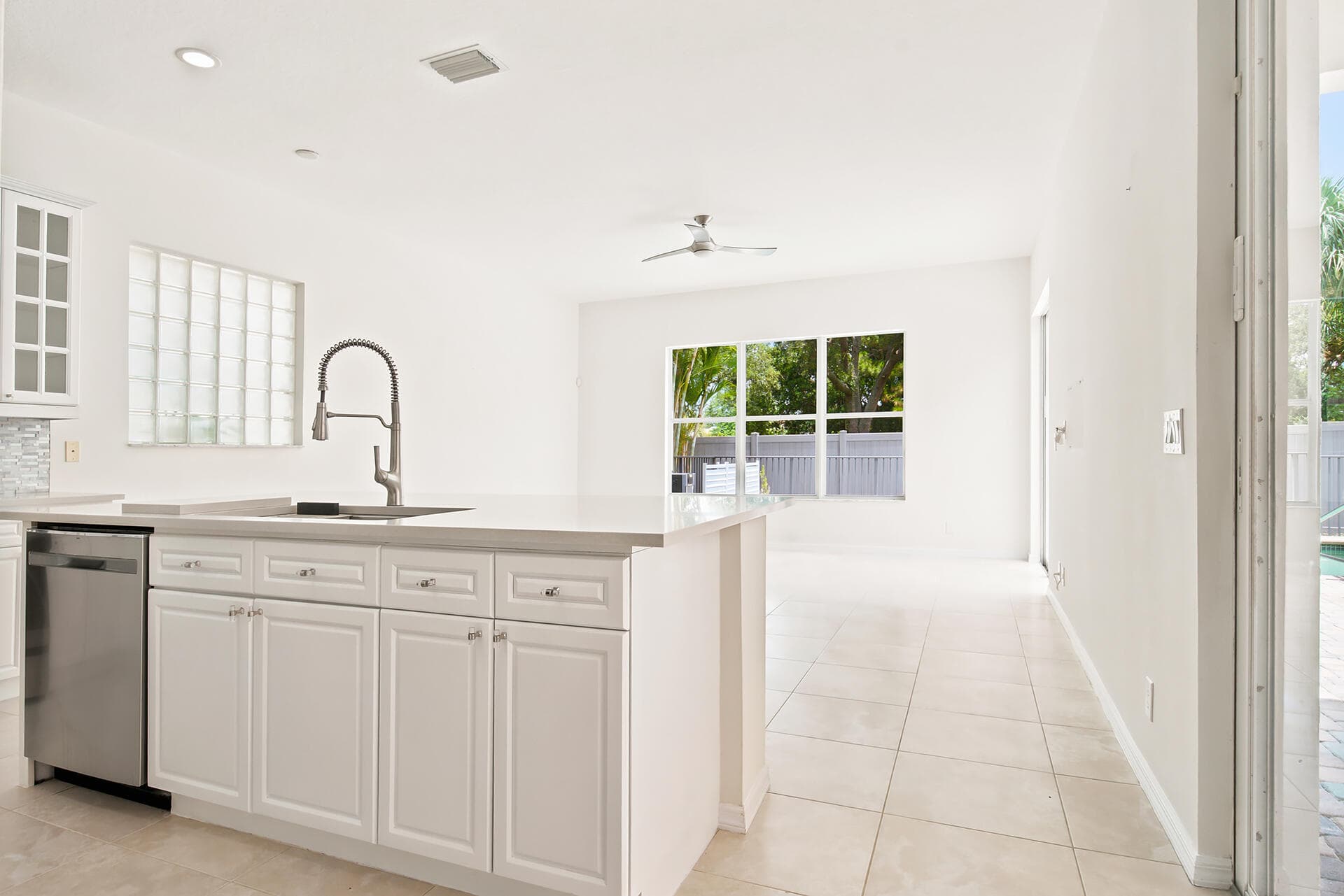 207 Isle Verde Palm Beach Gardens FL 33418 — thumbnail 21 of 63