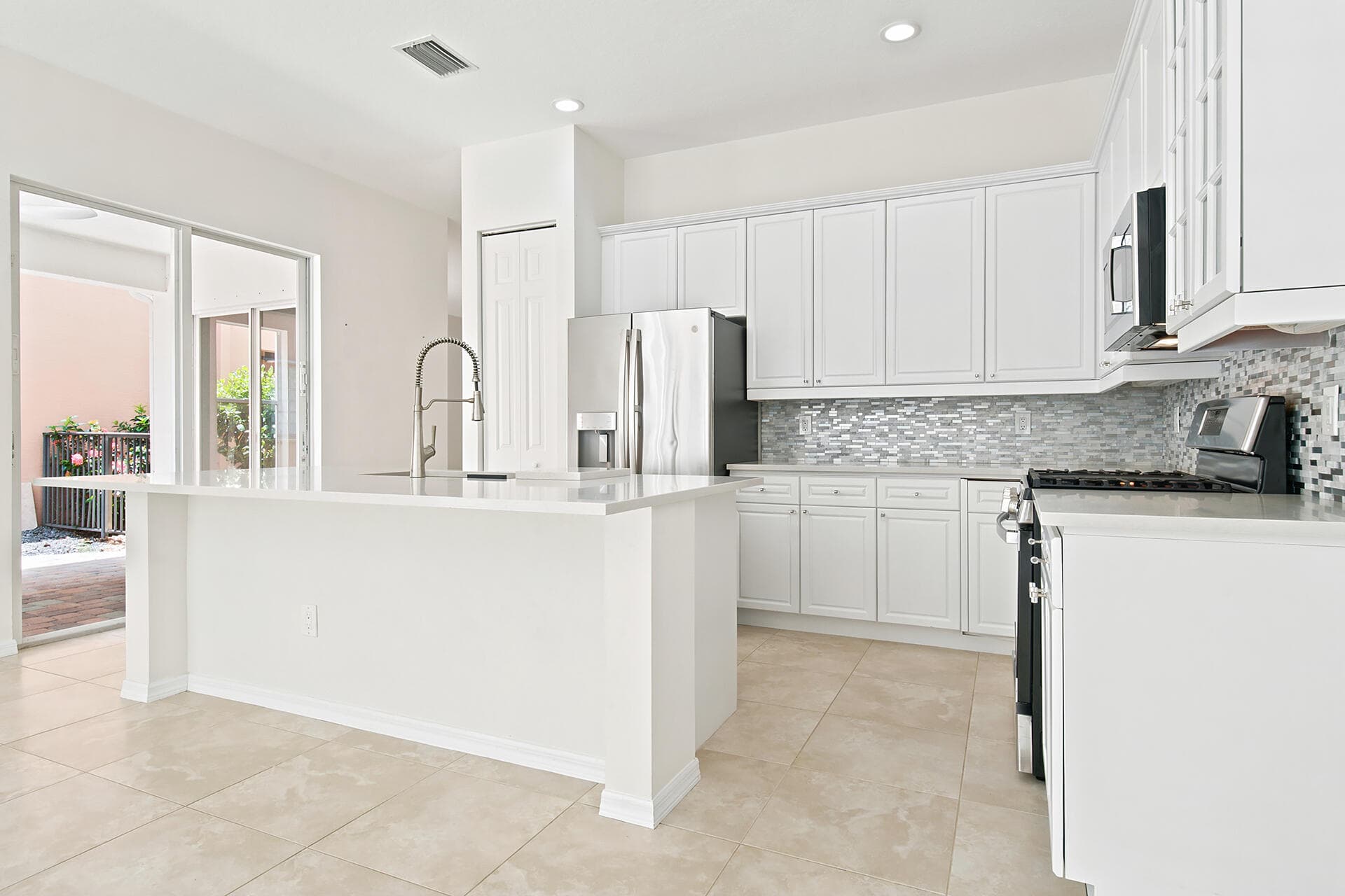 207 Isle Verde Palm Beach Gardens FL 33418 — thumbnail 23 of 63