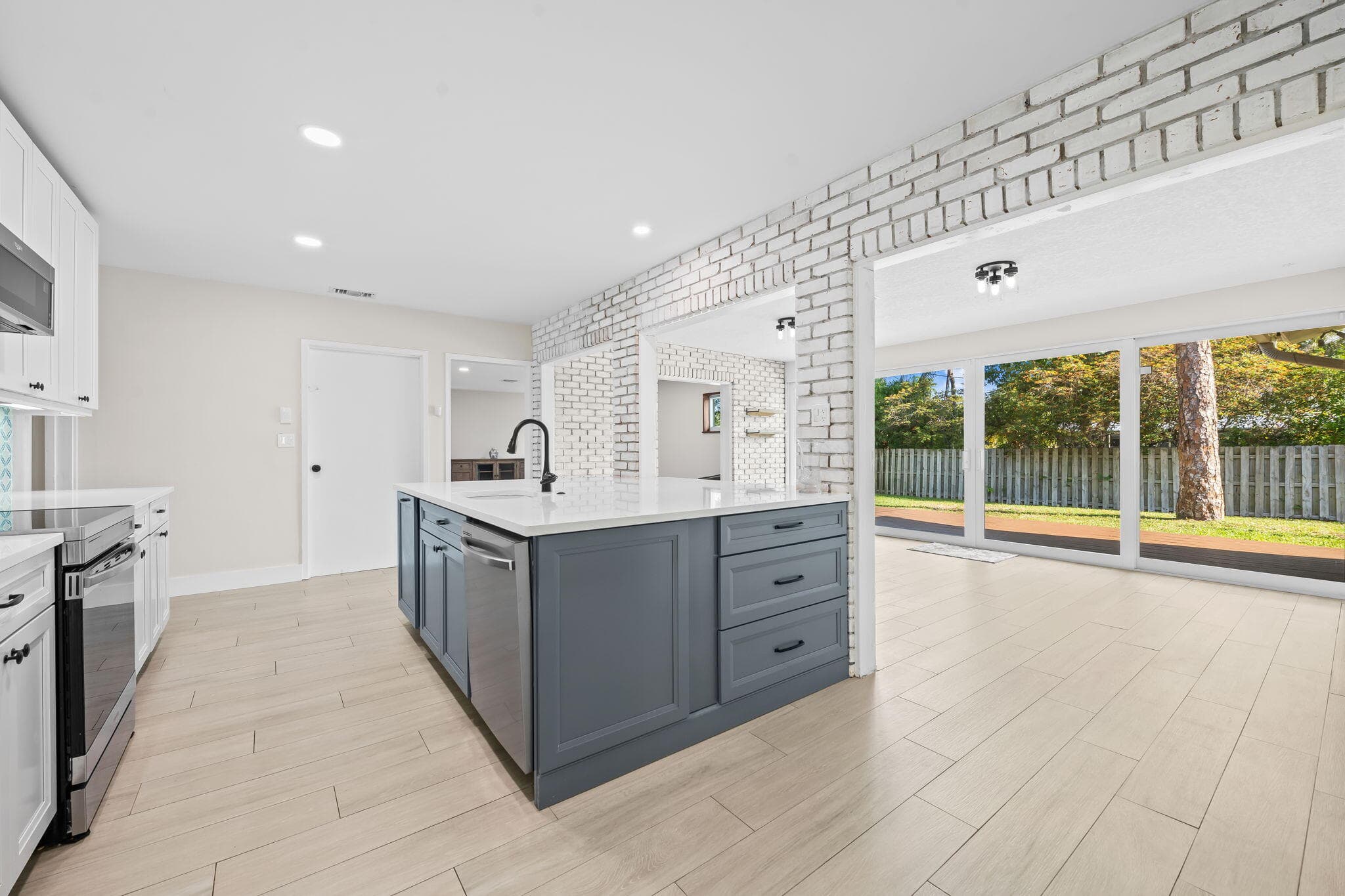 3251 Riverland Fort Lauderdale FL 33312 — thumbnail 18 of 38