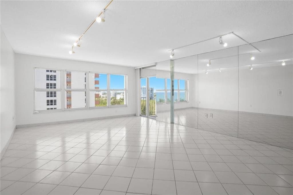 3000 Sunrise #12e Fort Lauderdale FL 33304 — thumbnail 10 of 28
