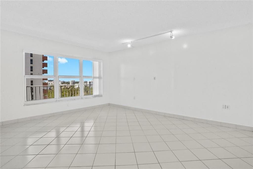 3000 Sunrise #12e Fort Lauderdale FL 33304 — thumbnail 15 of 28