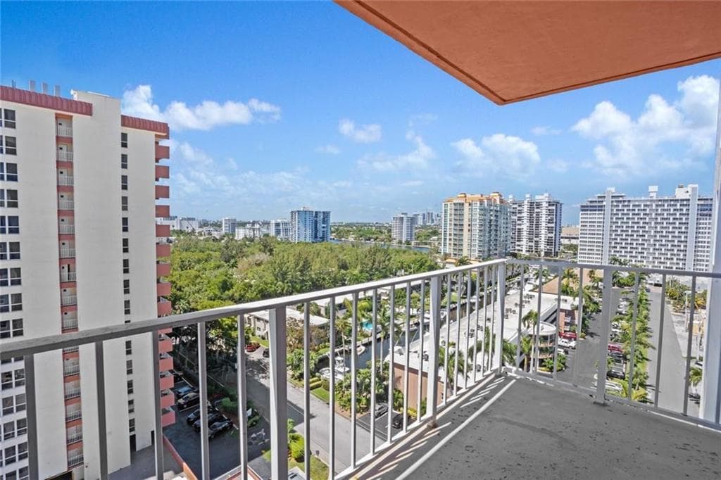 3000 Sunrise #12e Fort Lauderdale FL 33304 — thumbnail 22 of 28