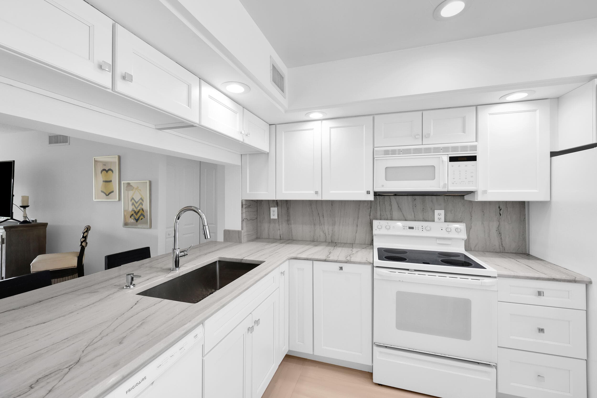12962 Briarlake #202 West Palm Beach FL 33418 — thumbnail 9 of 27