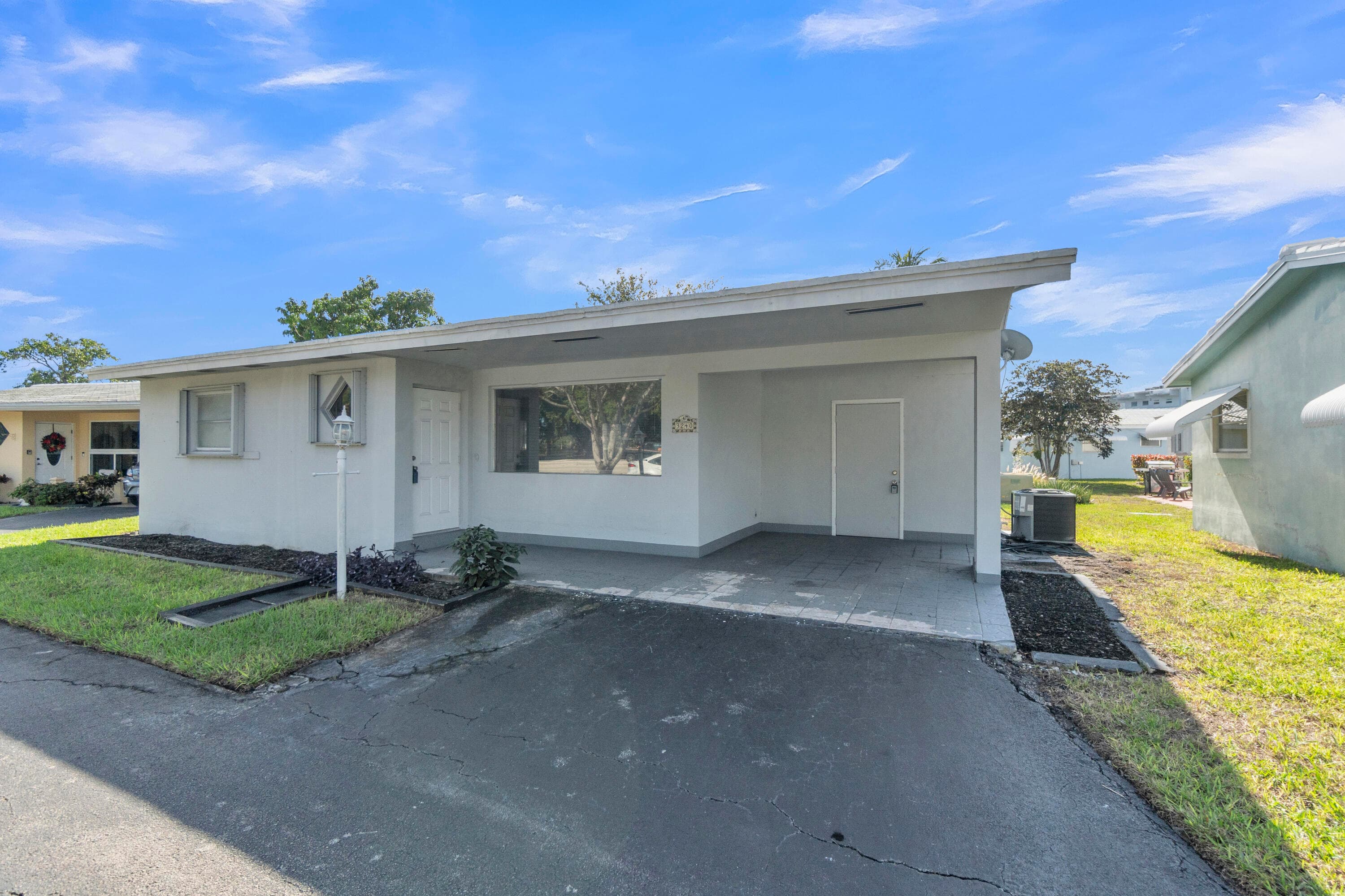 3240 Sheridan #117 Hollywood FL 33021 — thumbnail 5 of 44