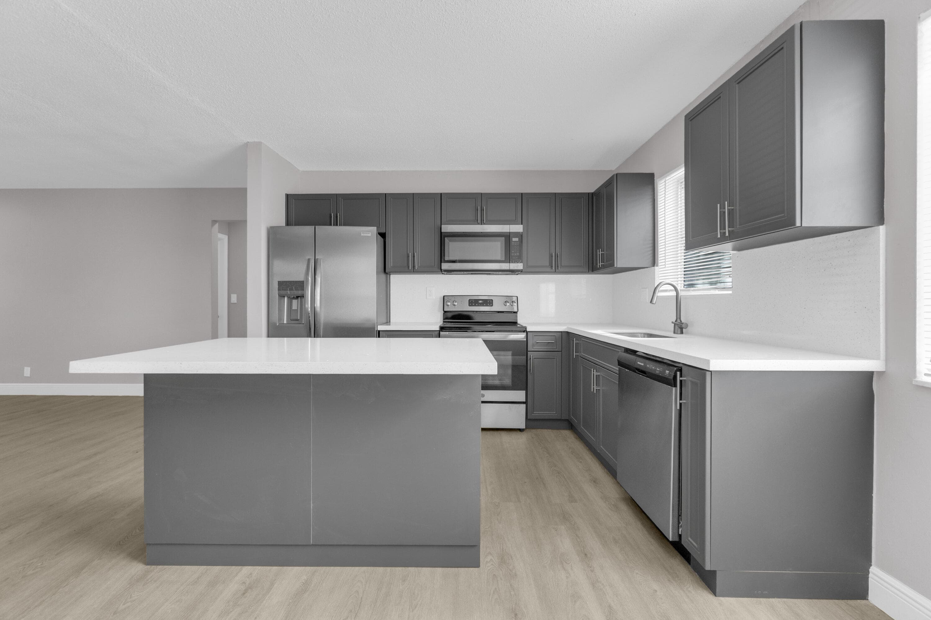 3240 Sheridan #117 Hollywood FL 33021 — thumbnail 9 of 44