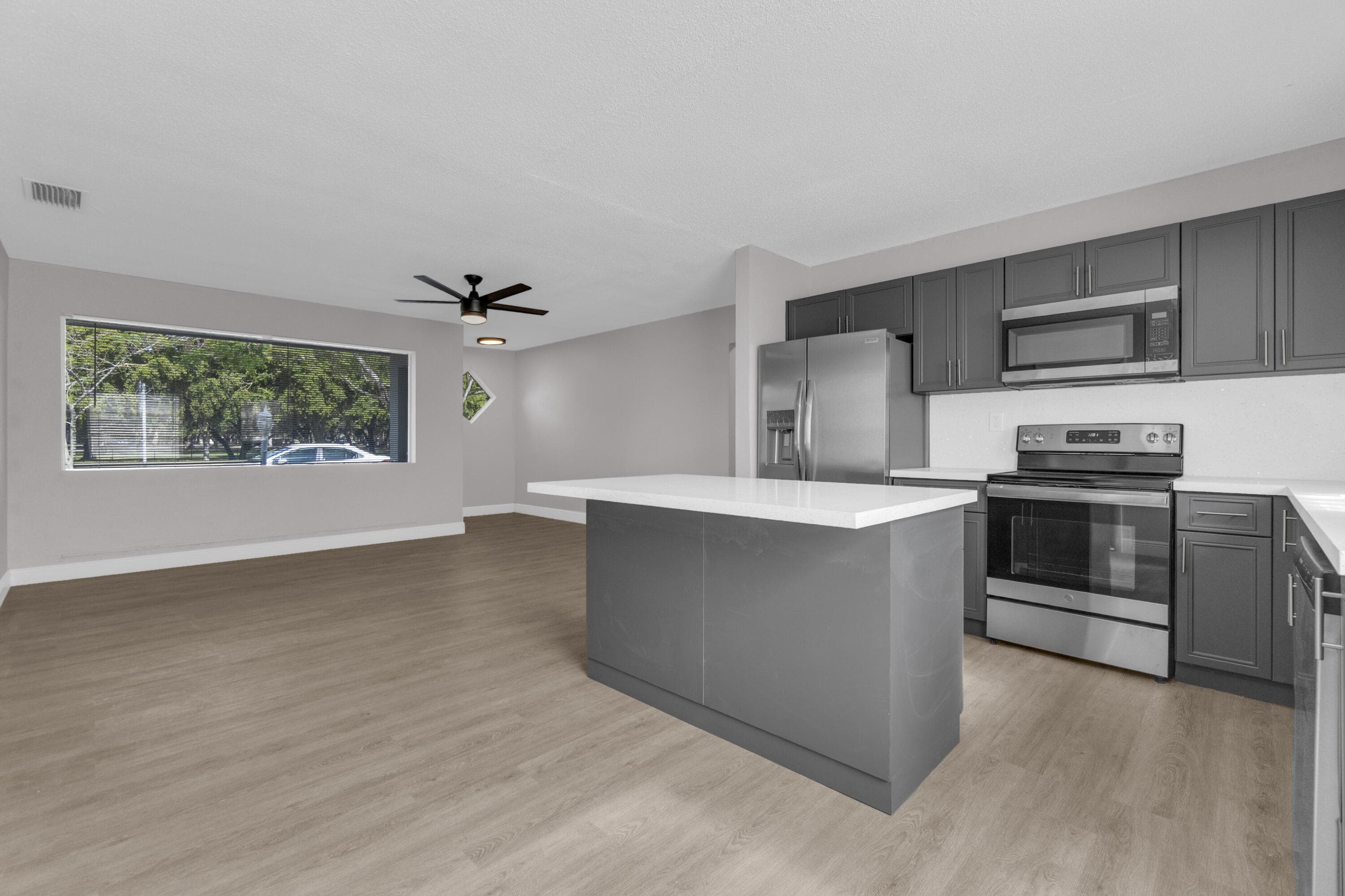 3240 Sheridan #117 Hollywood FL 33021 — thumbnail 11 of 44