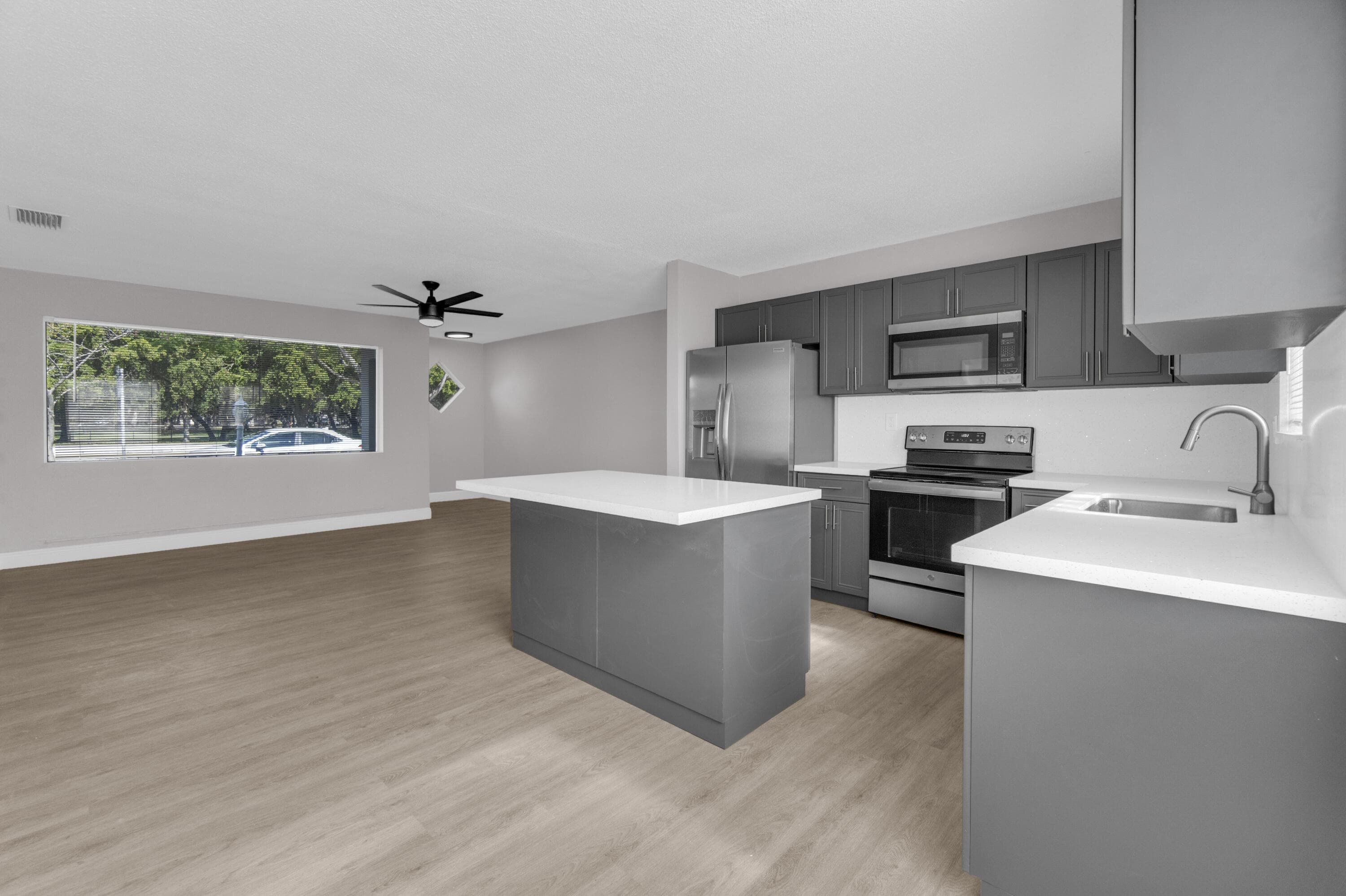3240 Sheridan #117 Hollywood FL 33021 — thumbnail 13 of 44