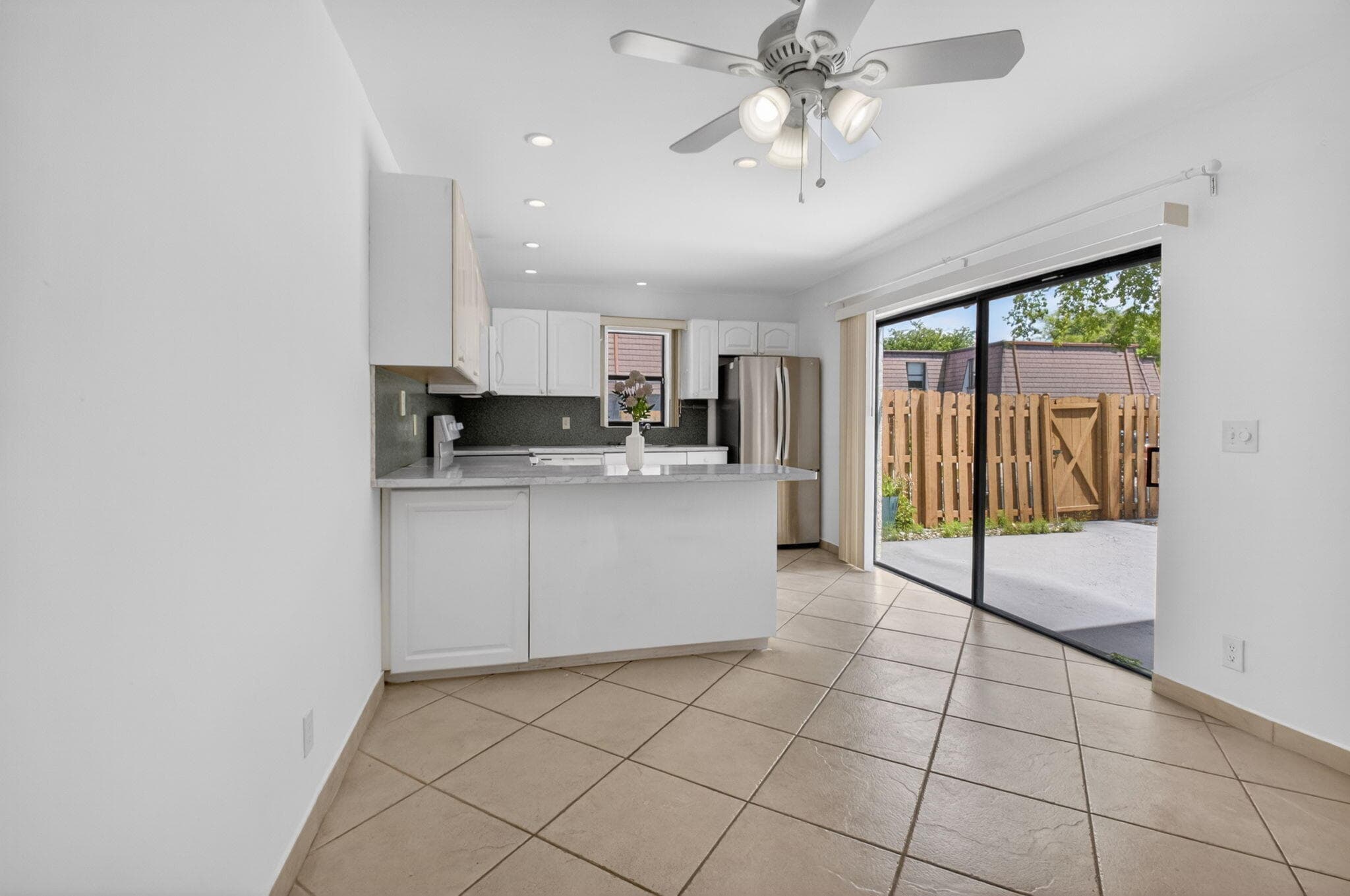 7582 Courtyard #7582 Boca Raton FL 33433 — thumbnail 8 of 90