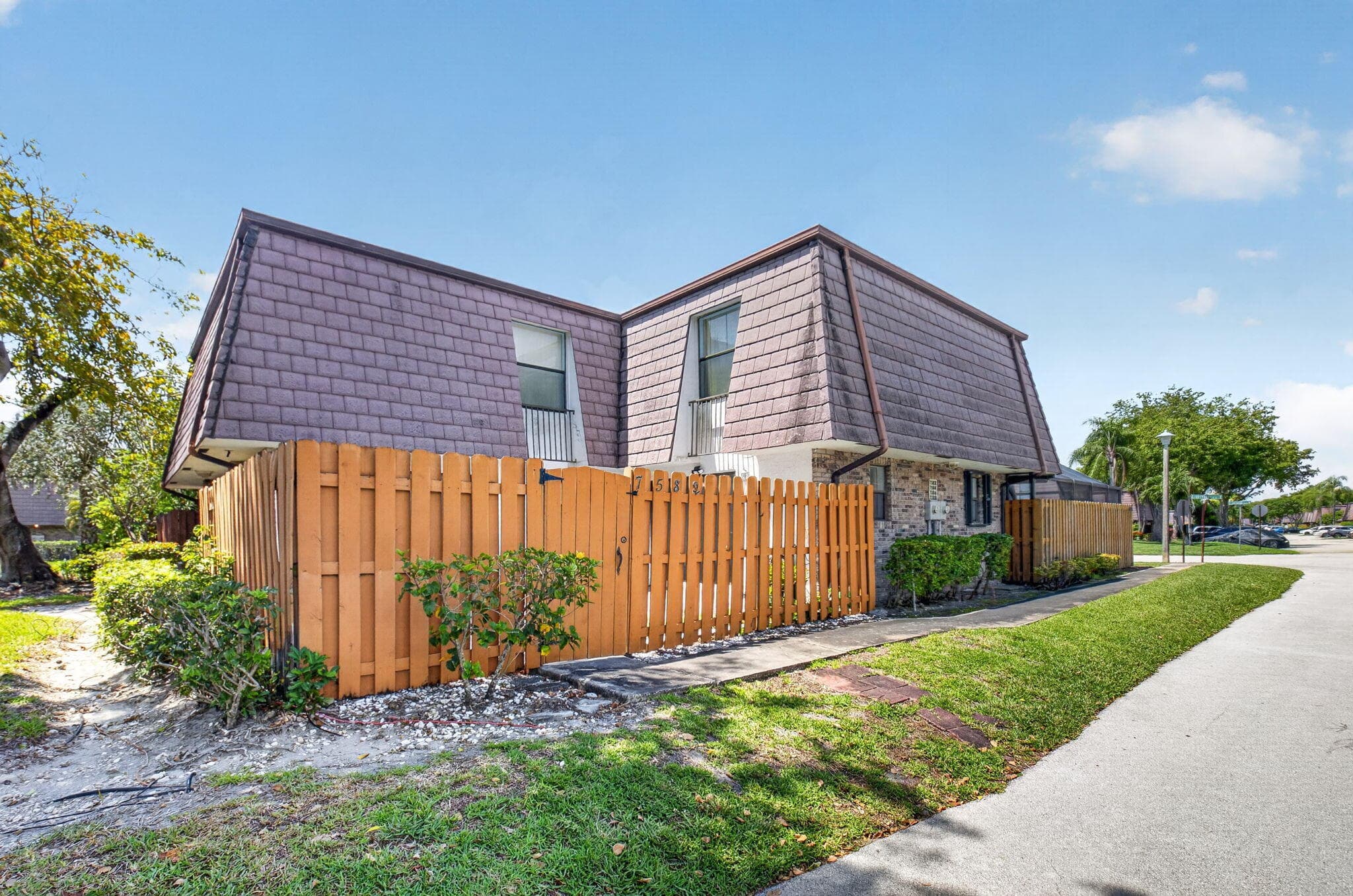 7582 Courtyard #7582 Boca Raton FL 33433 — thumbnail 16 of 90