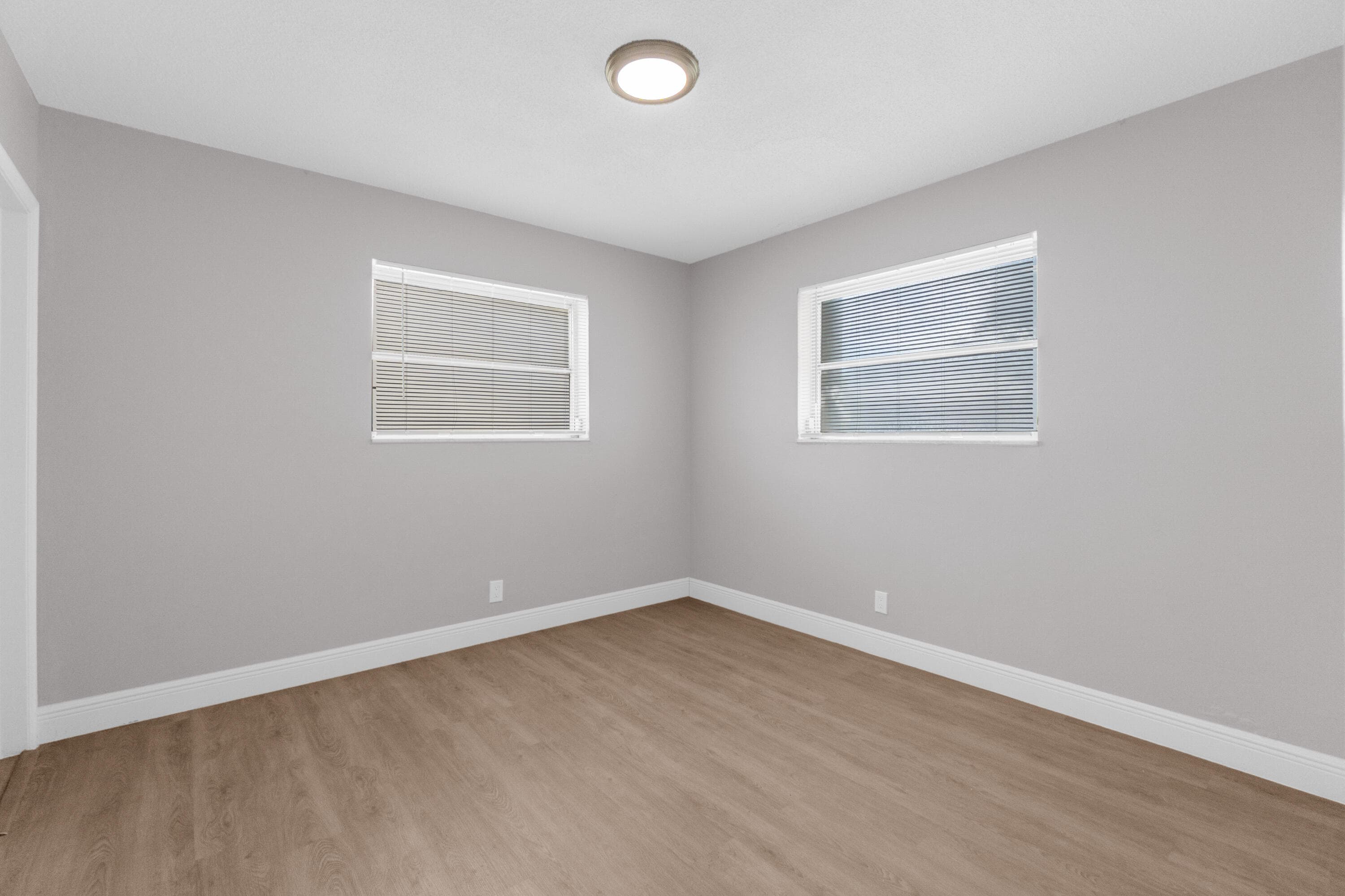 3240 Sheridan #117 Hollywood FL 33021 — thumbnail 22 of 44
