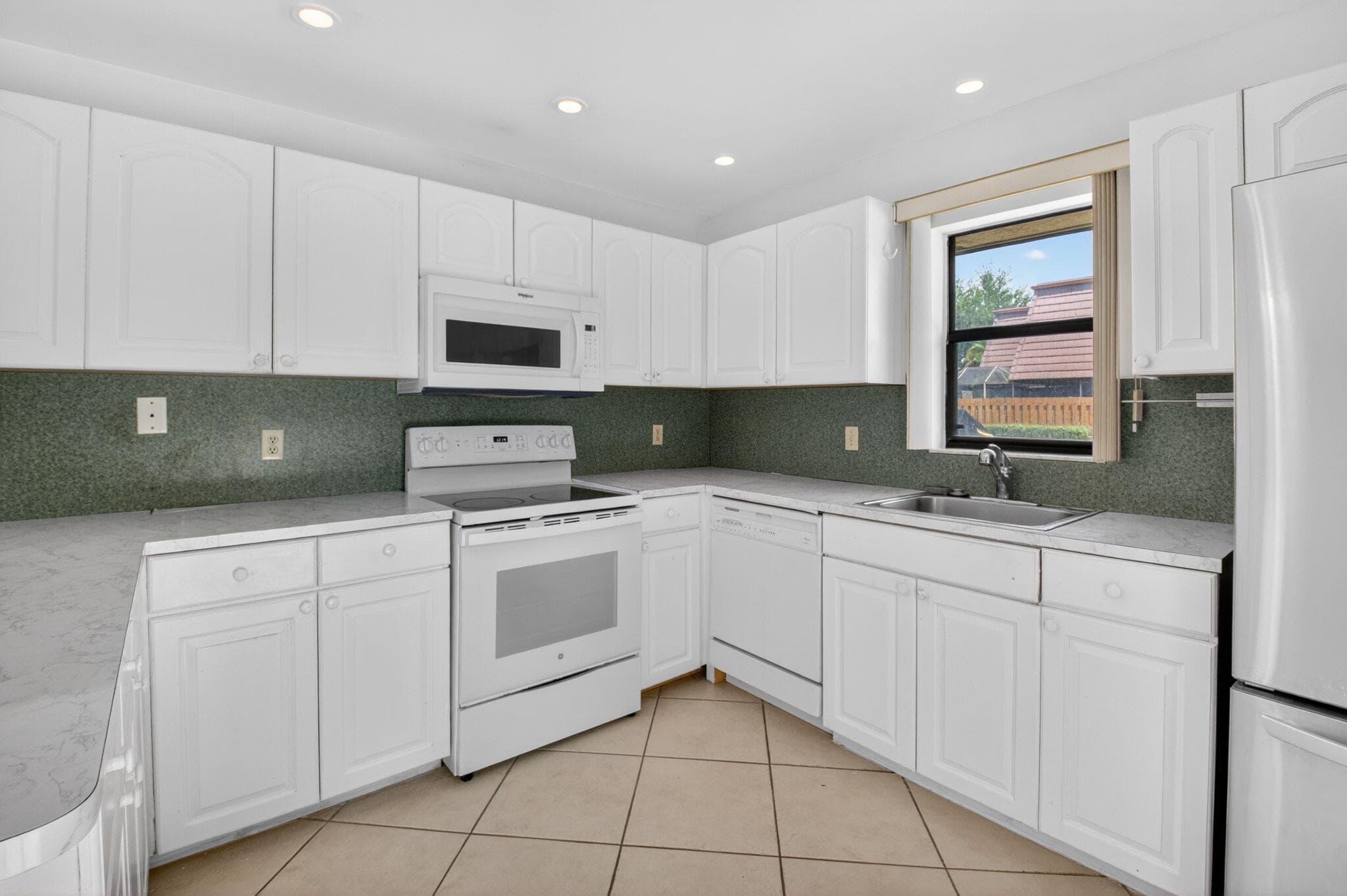 7582 Courtyard #7582 Boca Raton FL 33433 — thumbnail 60 of 90