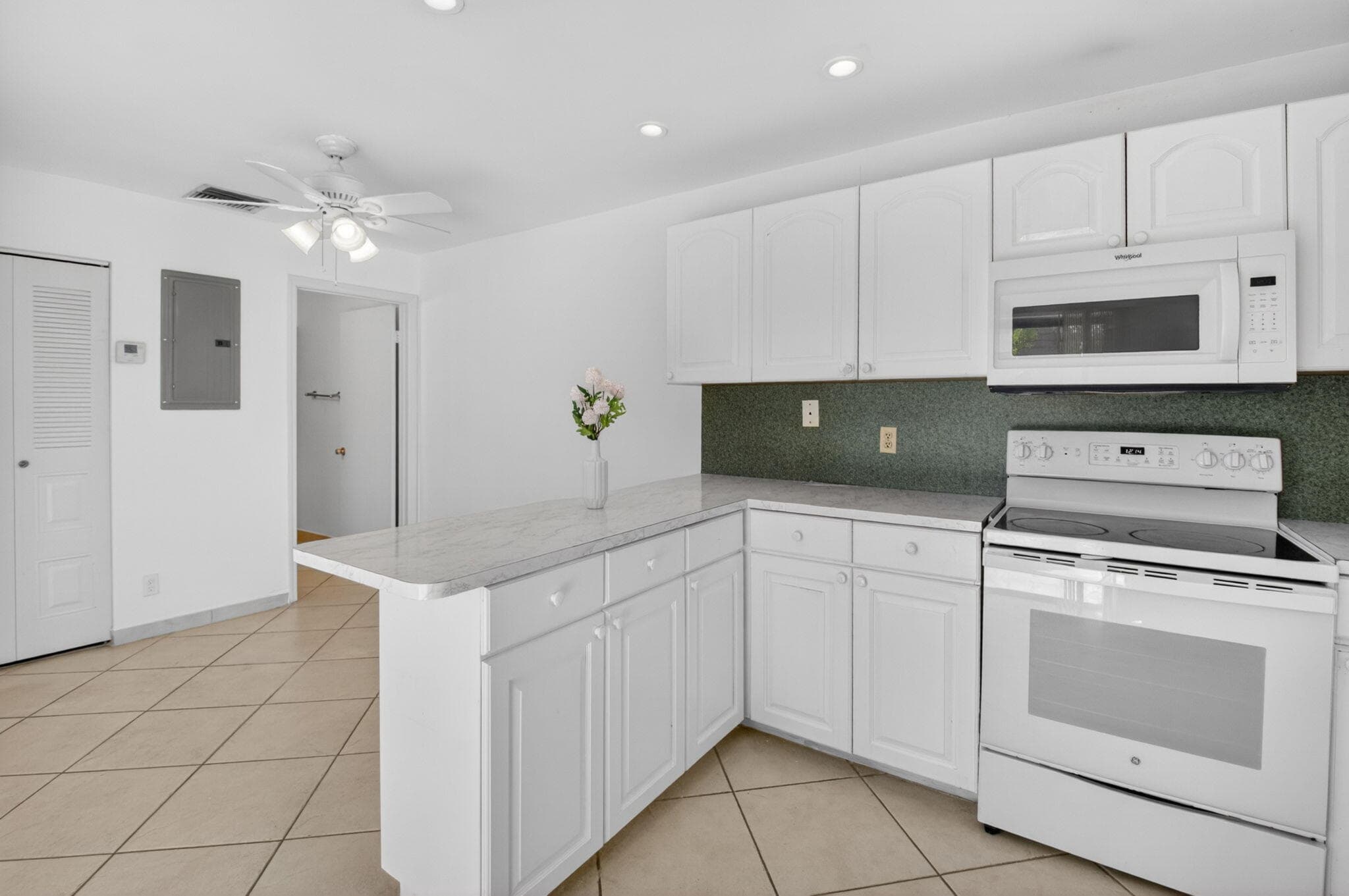 7582 Courtyard #7582 Boca Raton FL 33433 — thumbnail 12 of 90