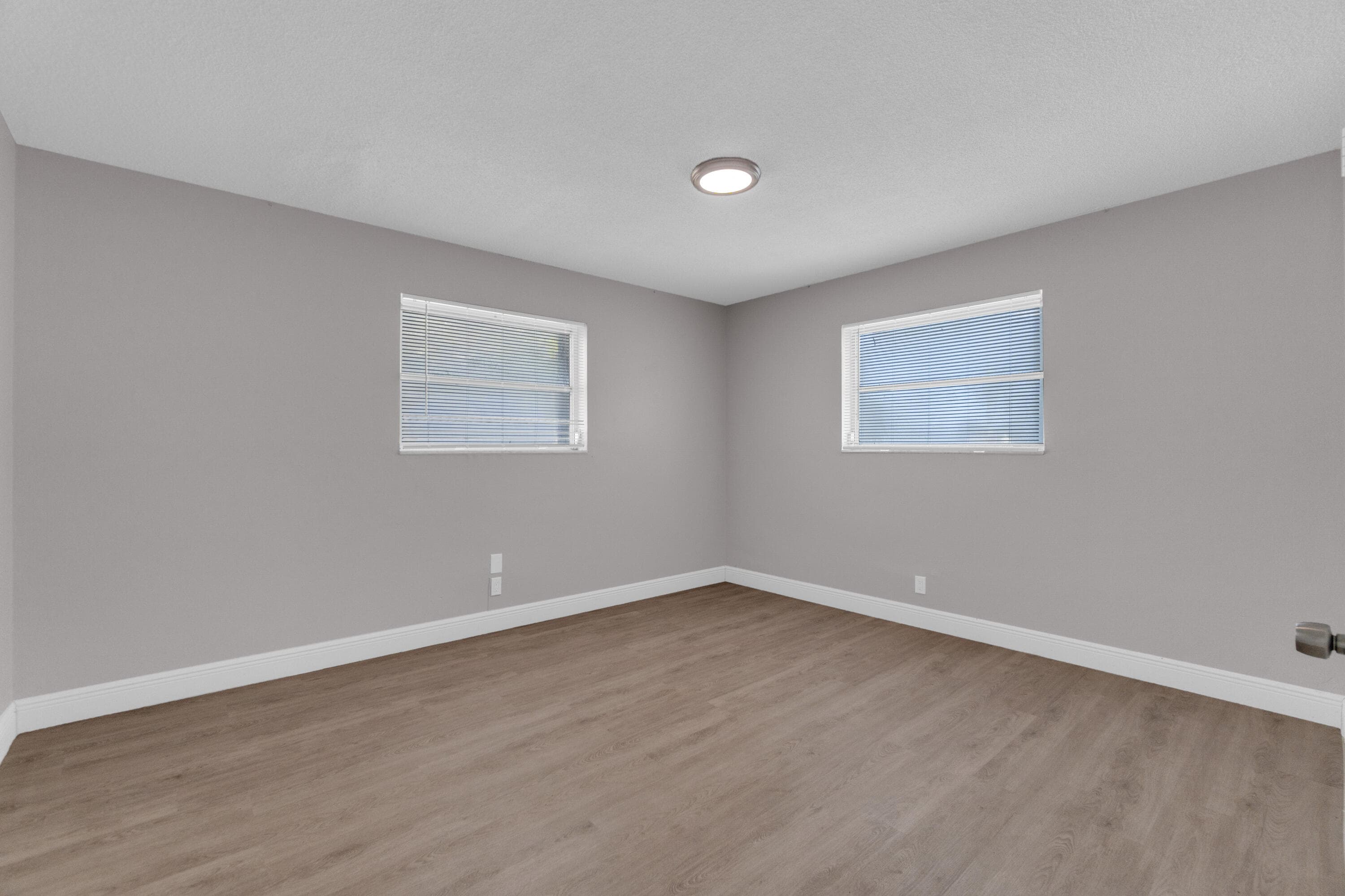 3240 Sheridan #117 Hollywood FL 33021 — thumbnail 24 of 44