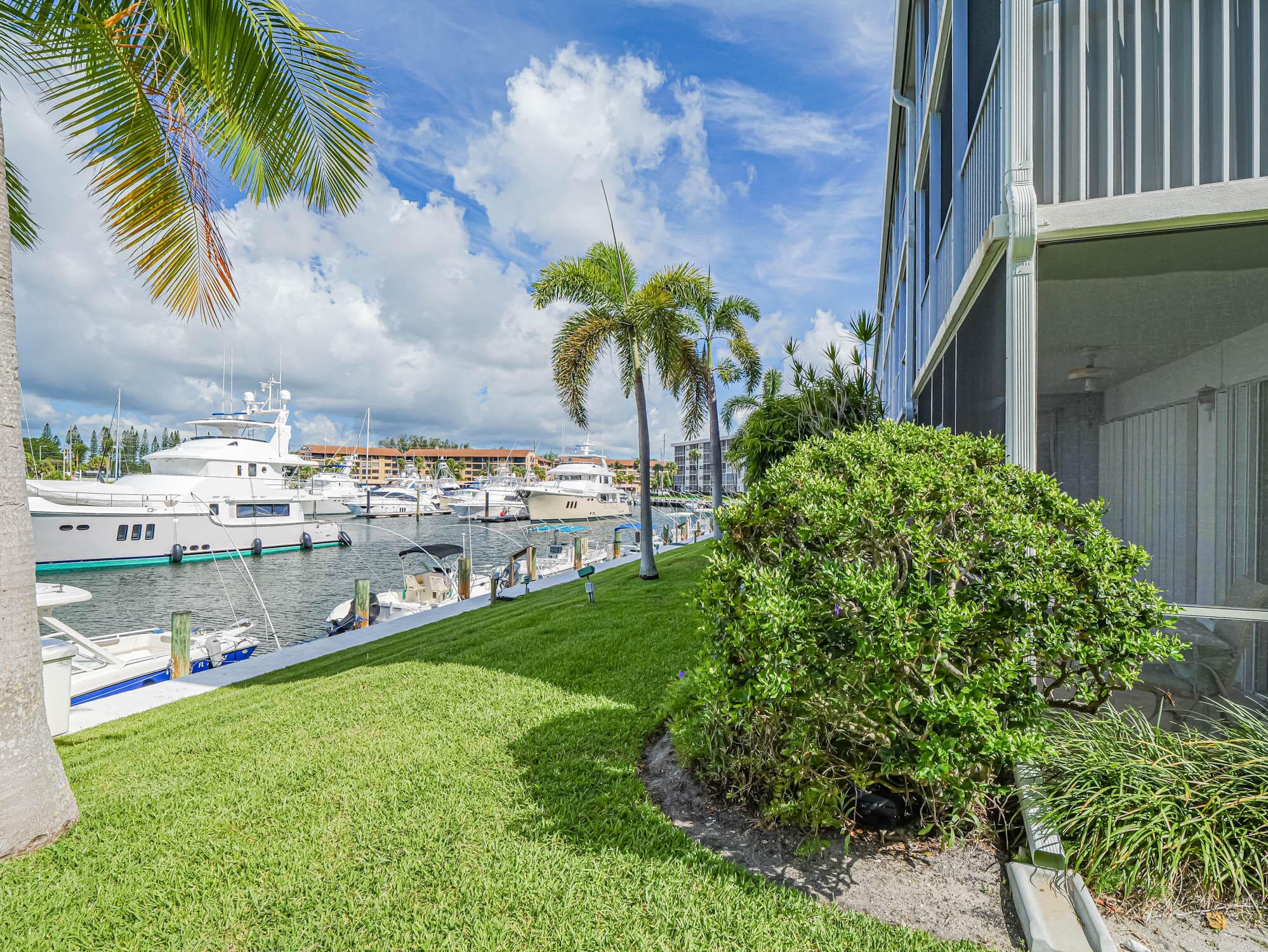 37 Yacht Club #310 North Palm Beach FL 33408 — thumbnail 43 of 48