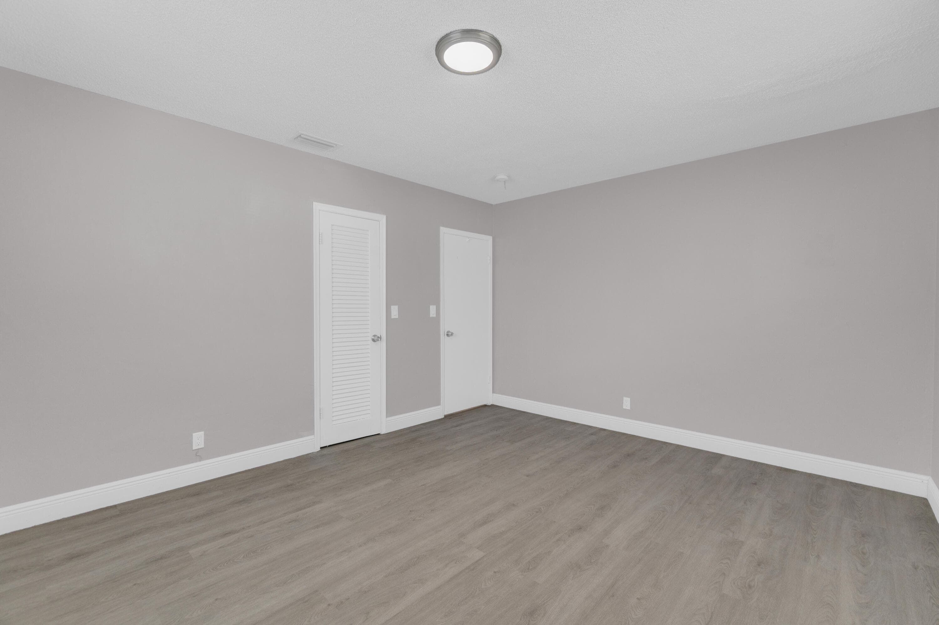 3240 Sheridan #117 Hollywood FL 33021 — thumbnail 31 of 44