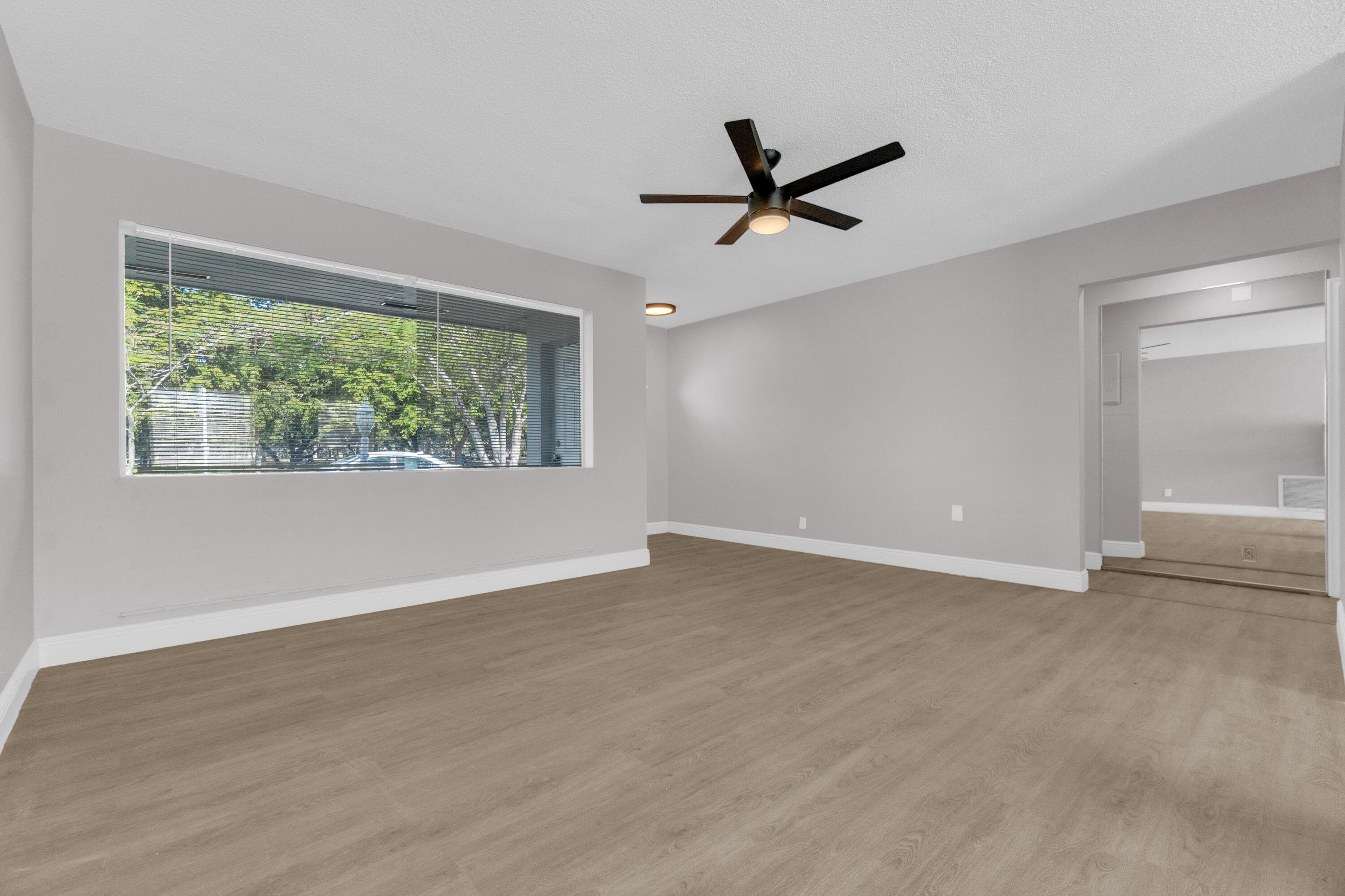 3240 Sheridan #117 Hollywood FL 33021 — thumbnail 37 of 44