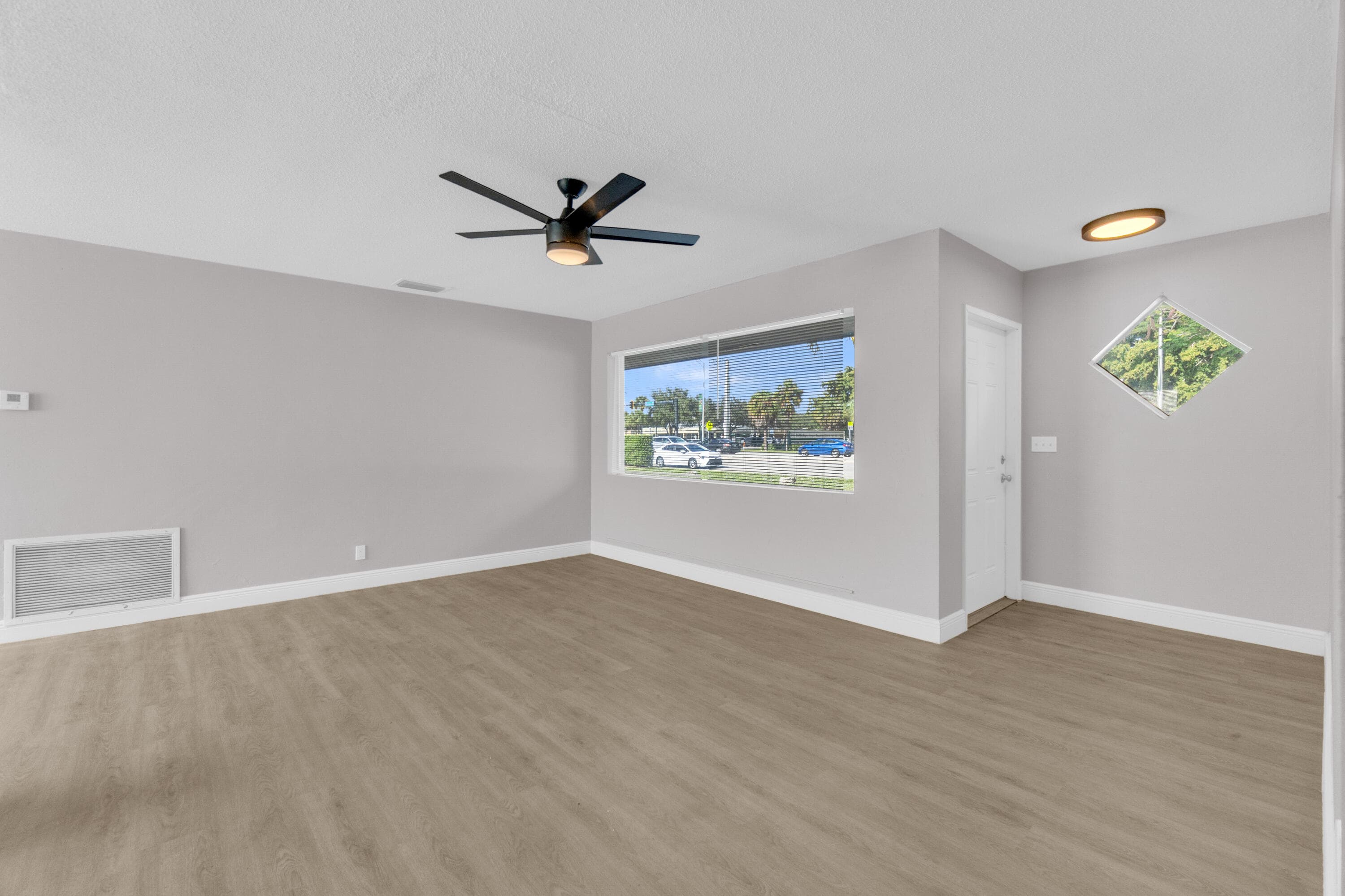 3240 Sheridan #117 Hollywood FL 33021 — thumbnail 38 of 44