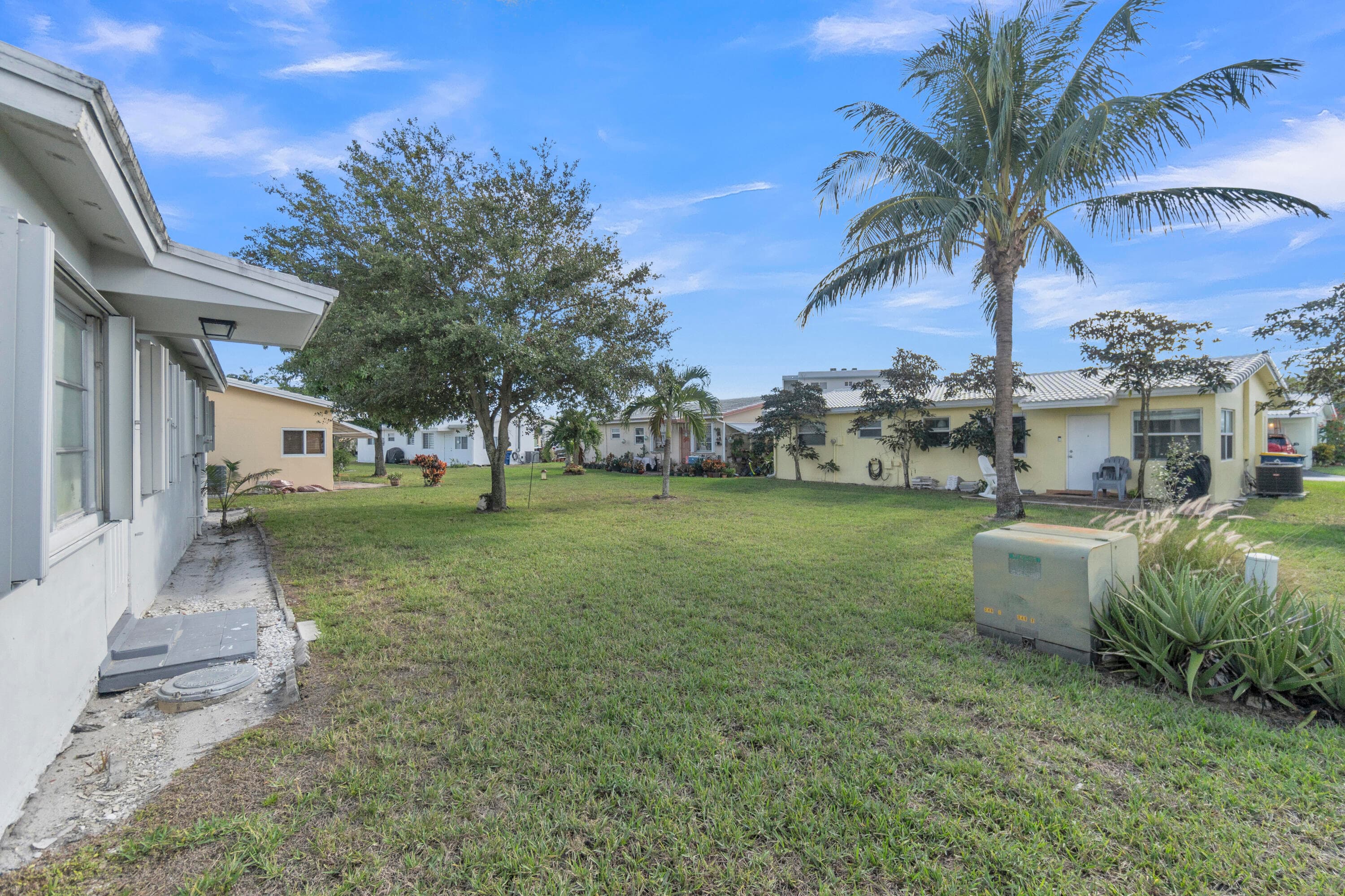 3240 Sheridan #117 Hollywood FL 33021 — thumbnail 39 of 44