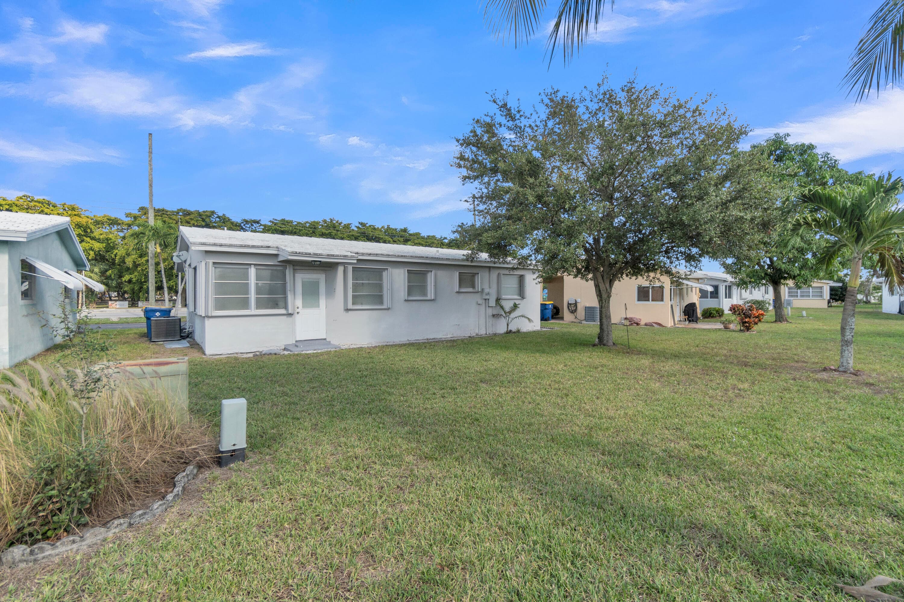 3240 Sheridan #117 Hollywood FL 33021 — thumbnail 41 of 44
