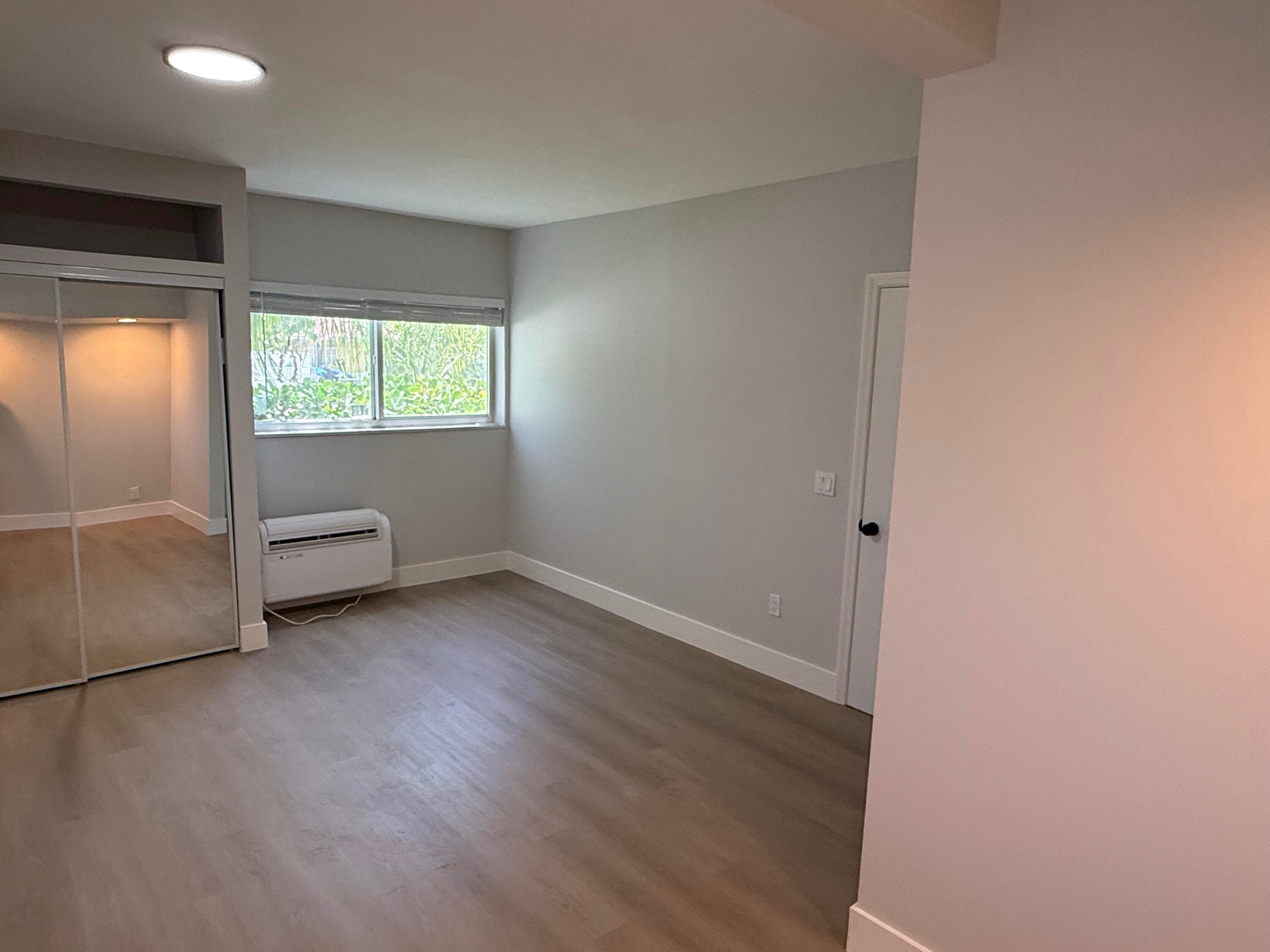 720 7th #4 Hallandale Beach FL 33009 — thumbnail 5 of 26