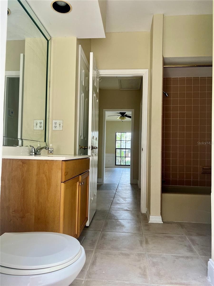 3913 Northampton Tampa FL 33618 — thumbnail 14 of 18