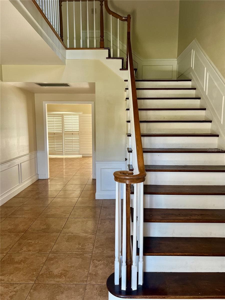 3913 Northampton Tampa FL 33618 — thumbnail 4 of 18