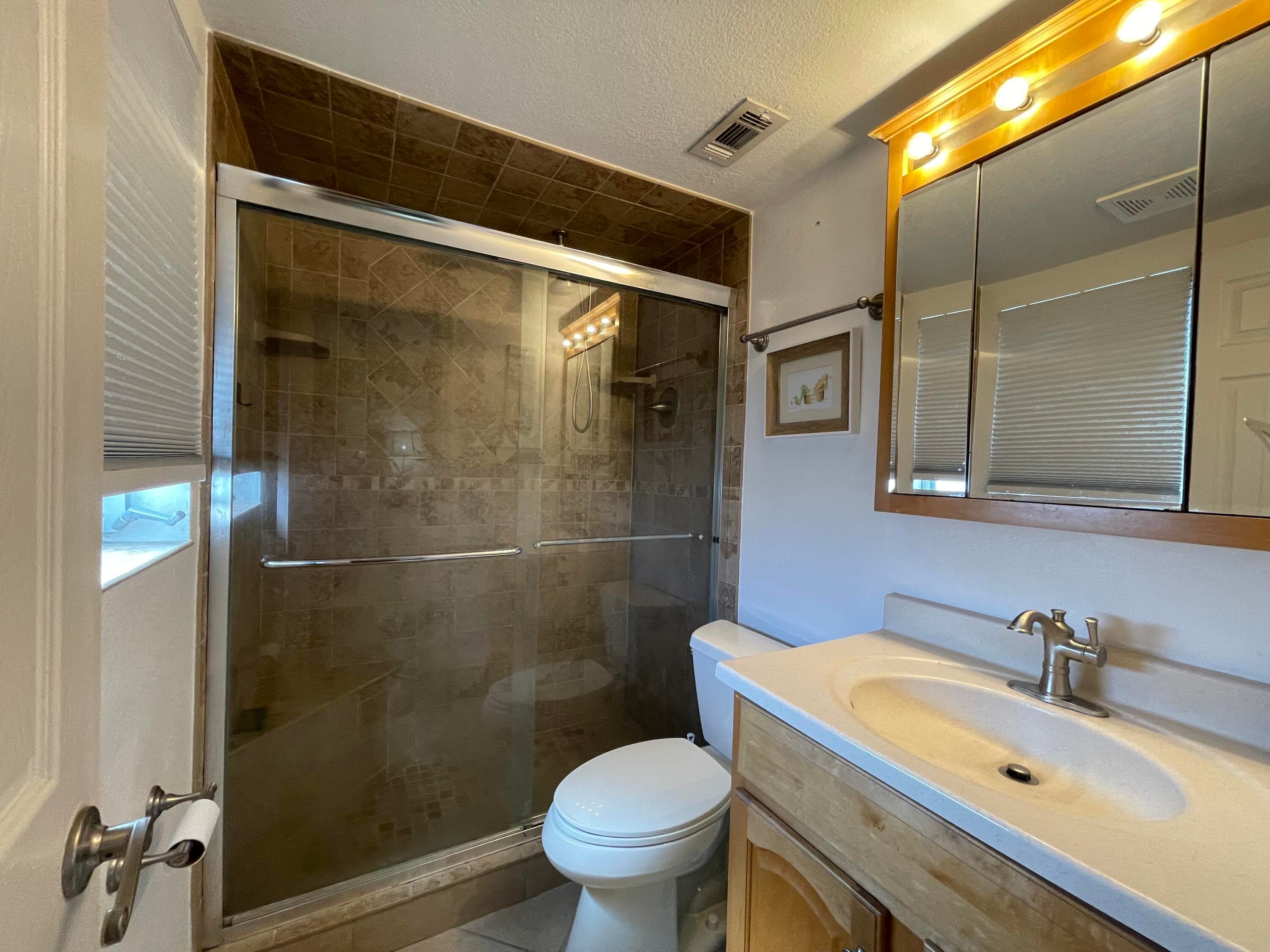 229 1st #203 Boynton Beach FL 33435 — thumbnail 10 of 20