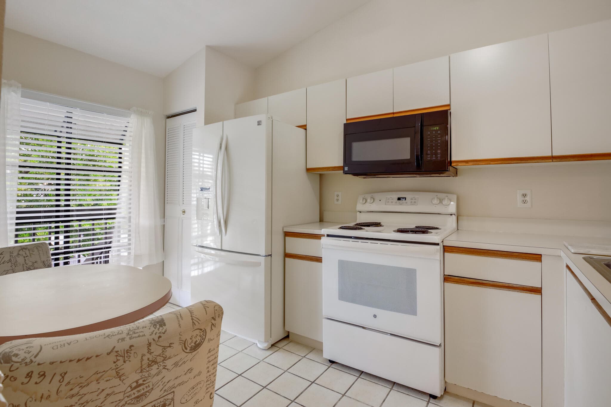 3340 Lucerne Park Greenacres FL 33467 — thumbnail 3 of 12