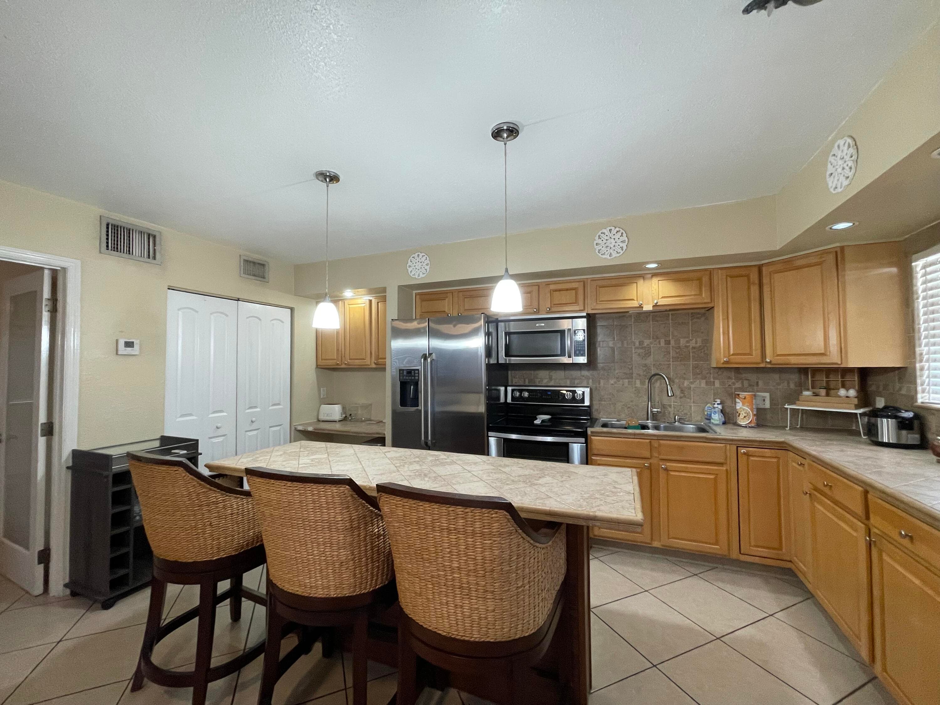 229 1st #203 Boynton Beach FL 33435 — thumbnail 16 of 20