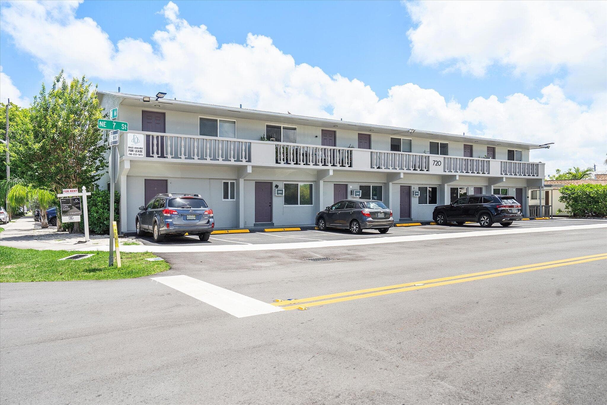 720 7th #4 Hallandale Beach FL 33009 — thumbnail 13 of 26