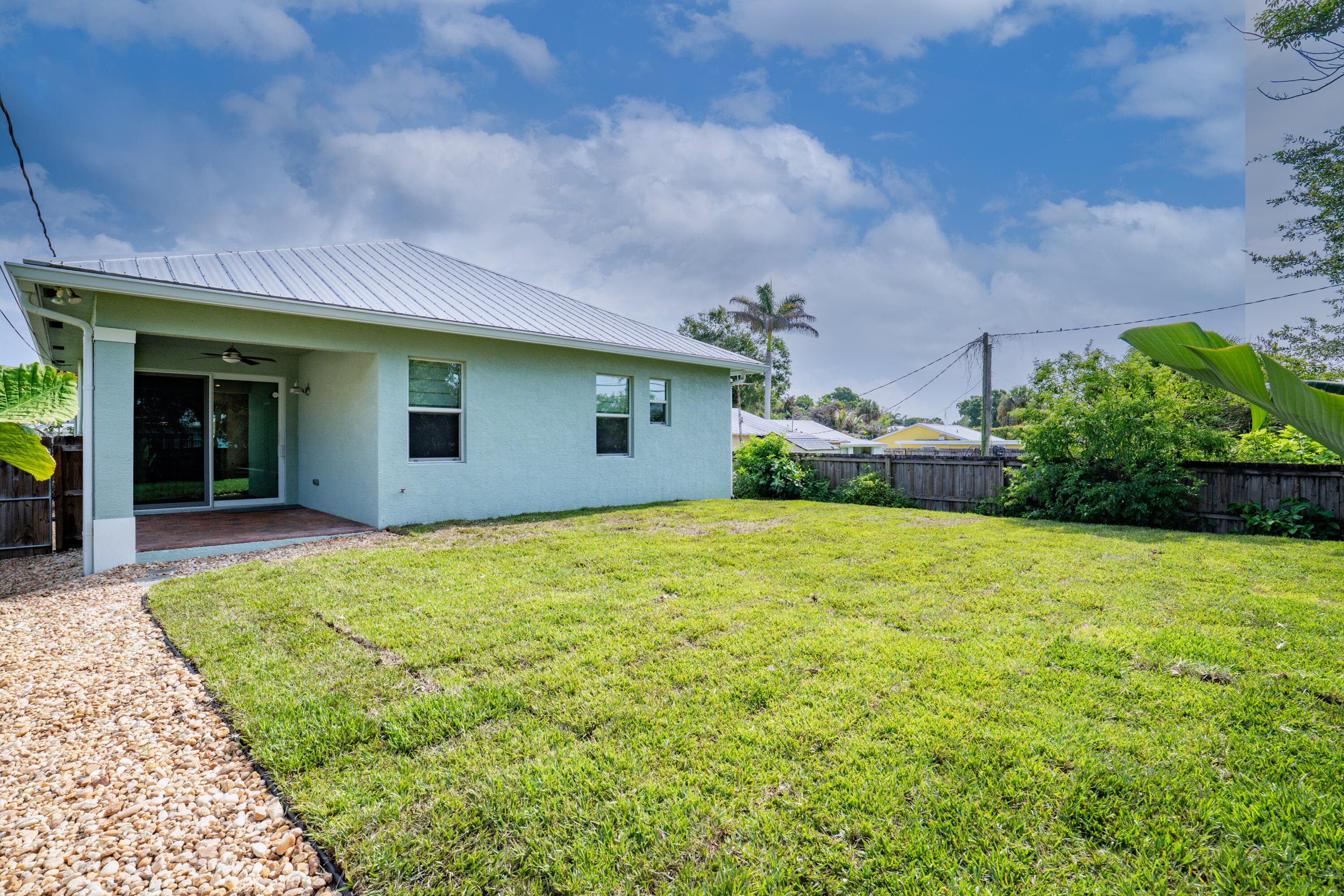 1006 34th Palm City FL 34990 — thumbnail 31 of 43