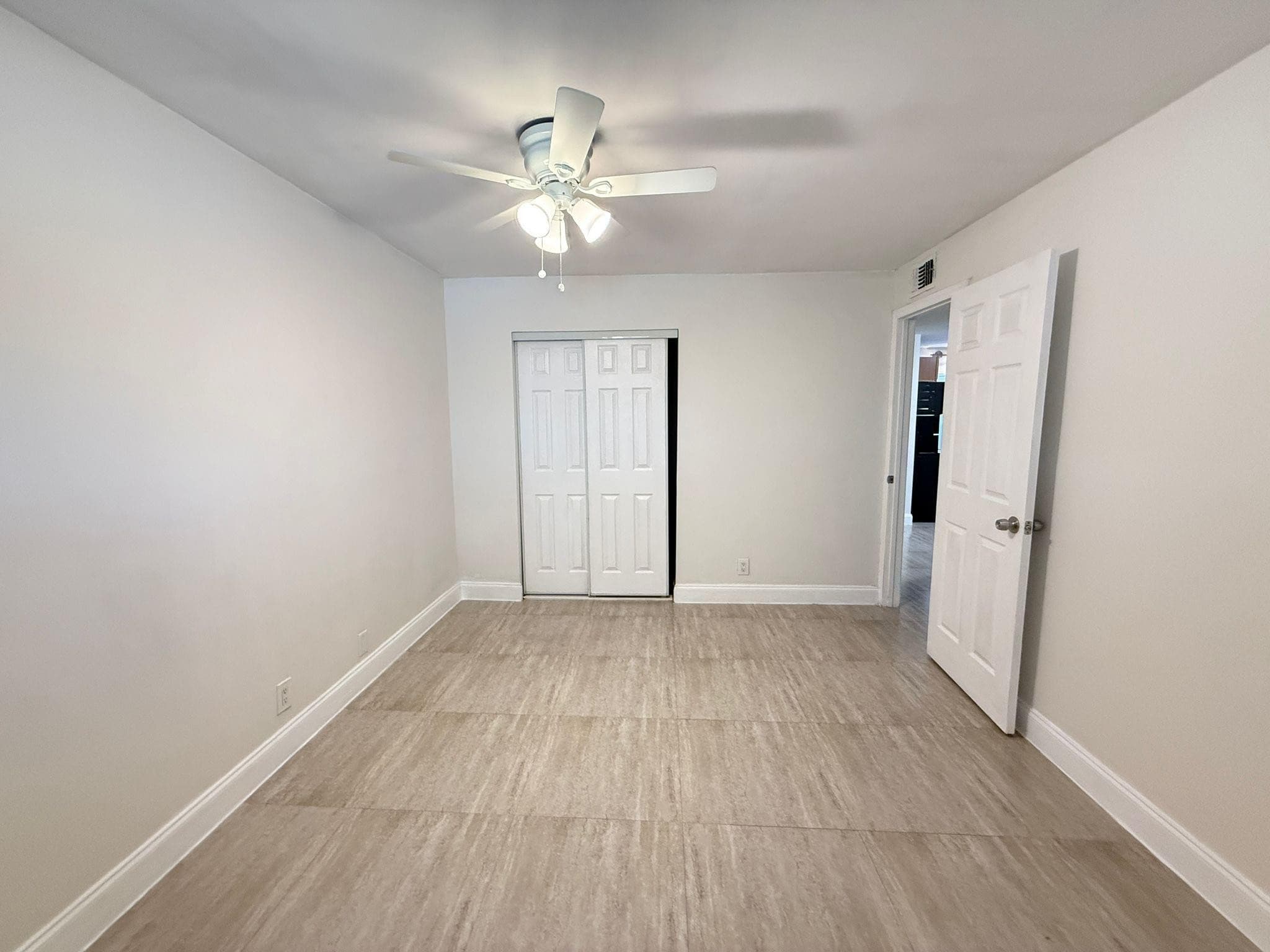 607 29th #22 Wilton Manors FL 33334 — thumbnail 10 of 15