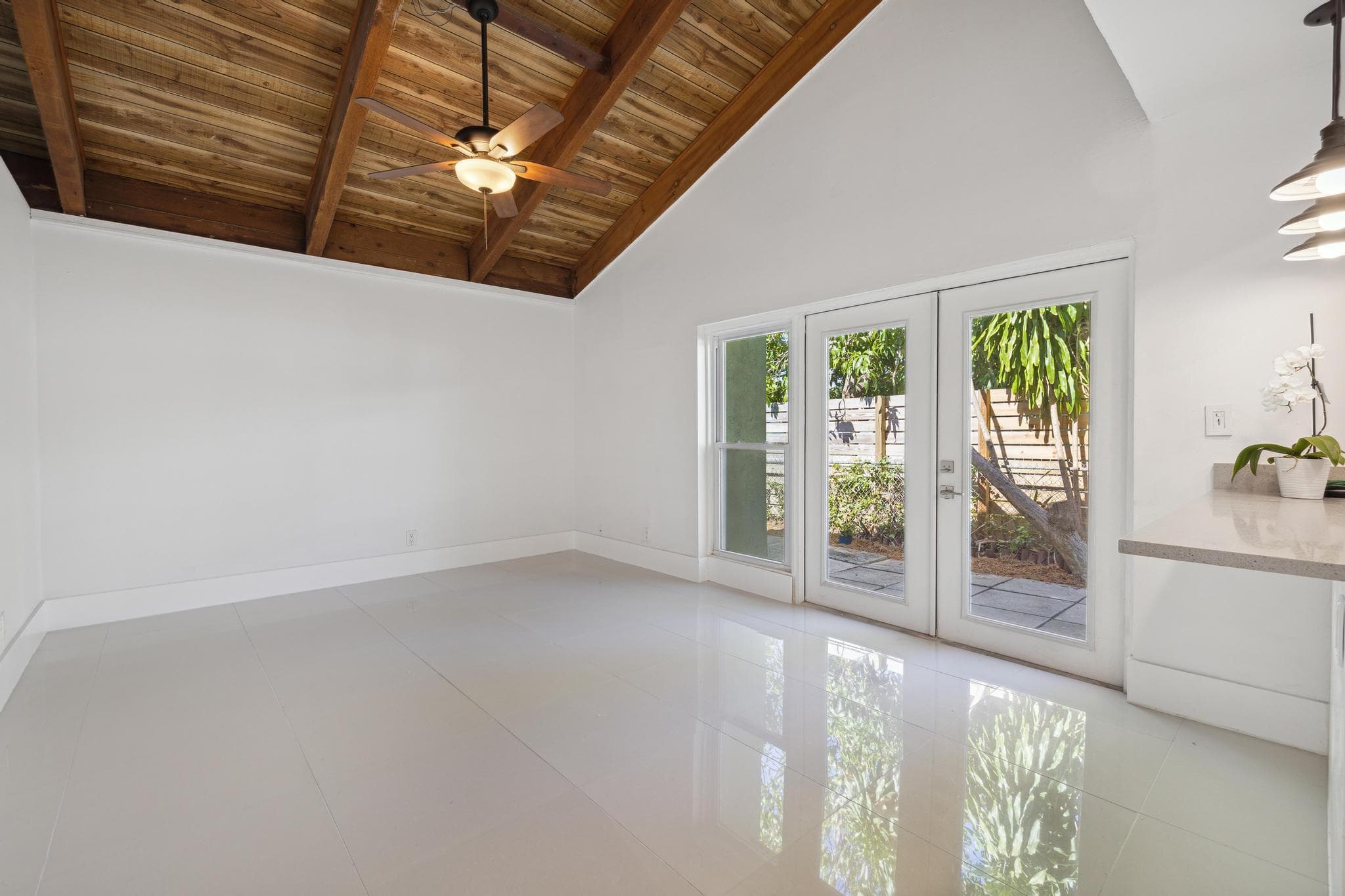 410 13th #2 Fort Lauderdale FL 33316 — thumbnail 2 of 13