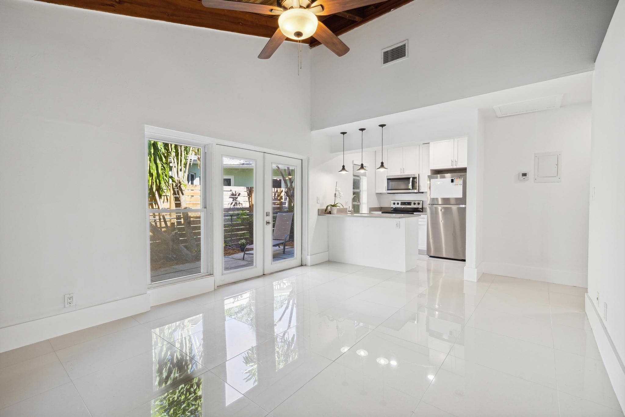 410 13th #2 Fort Lauderdale FL 33316 — photo 1