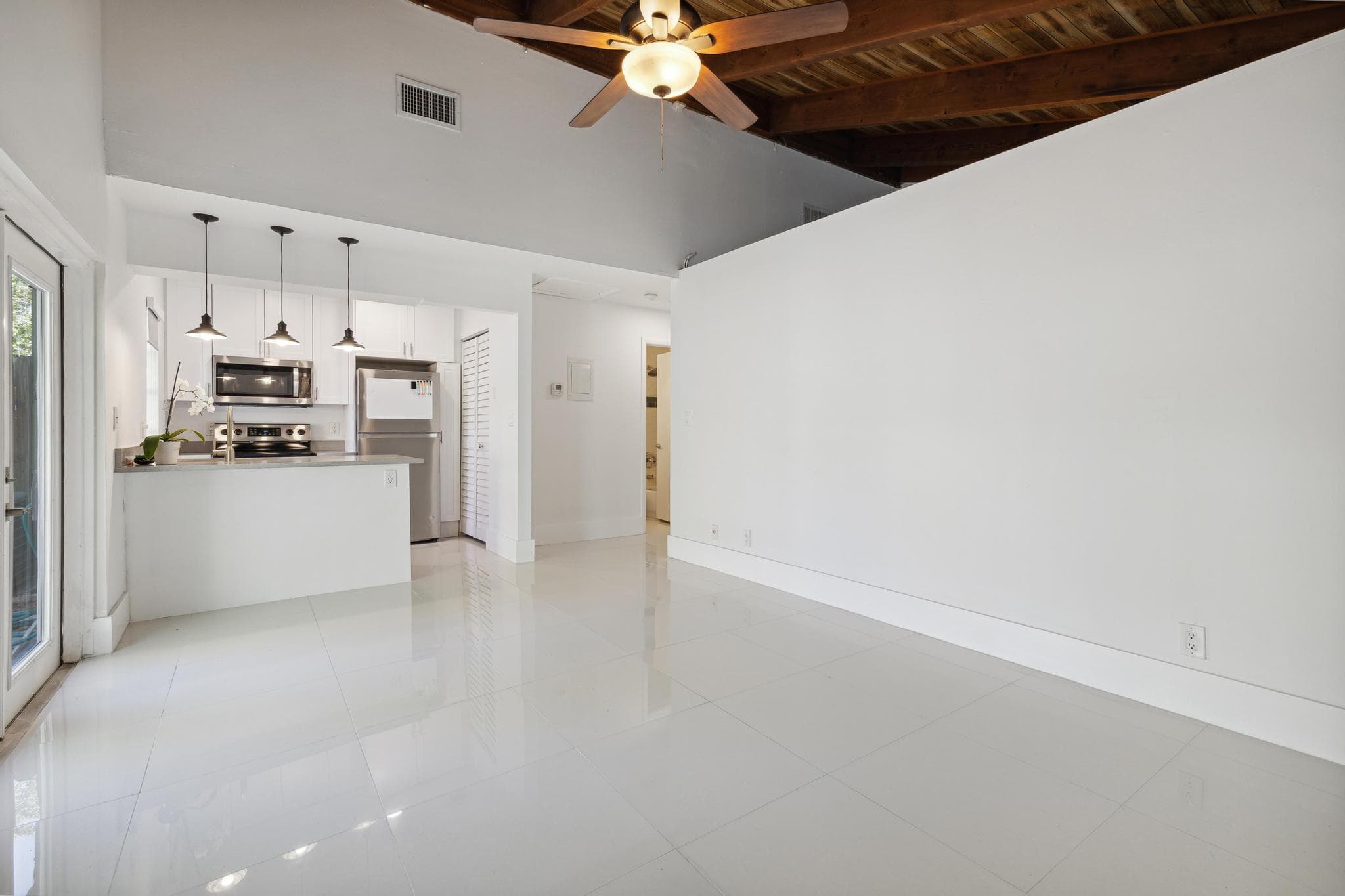 410 13th #2 Fort Lauderdale FL 33316 — thumbnail 7 of 13