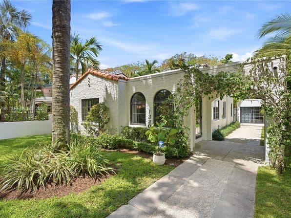 Listed by BHHS EWM Realty - Single Family — photo 1