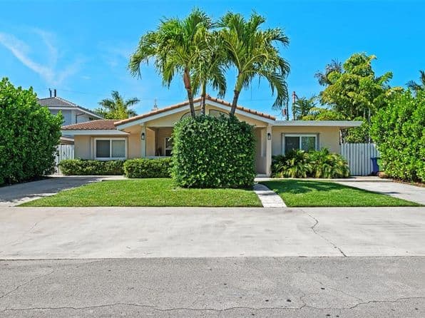 Listed by RE/MAX CHAMPIONS - Single Family — photo 1