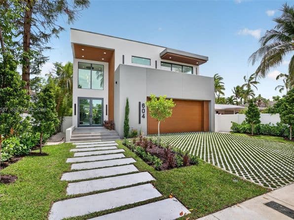 Listed by Compass Florida, LLC - Single Family — photo 1