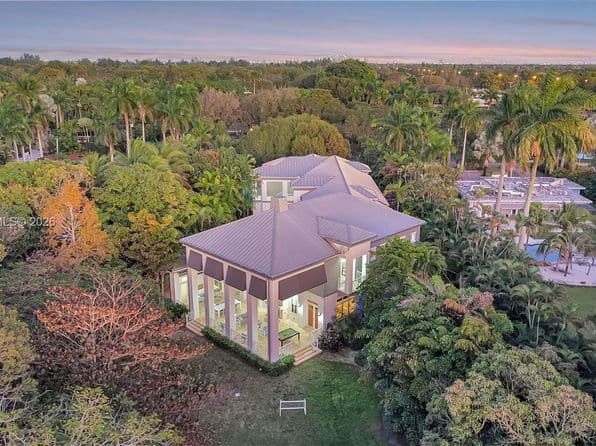 Listed by Keller Williams Dedicated Professionals - Single Family — photo 1