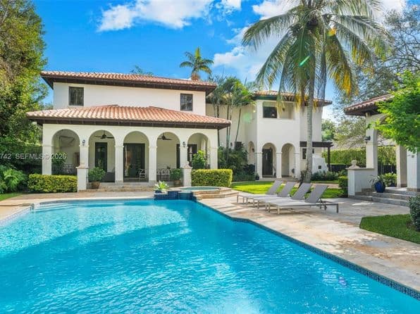 Listed by BHHS EWM Realty - Single Family — photo 1
