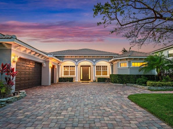 Listed by Compass Florida LLC - Single Family — photo 1