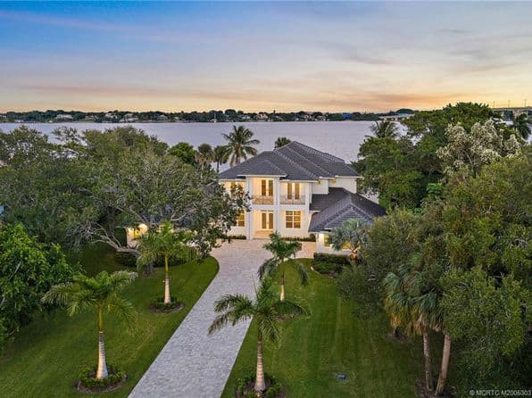 Listed by Water Pointe Realty Group - Single Family — photo 1
